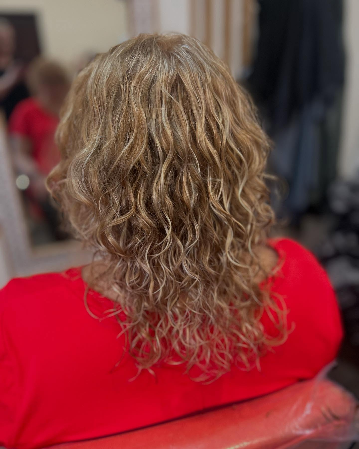 Textured Beachy Waves with Light Caramel Tones