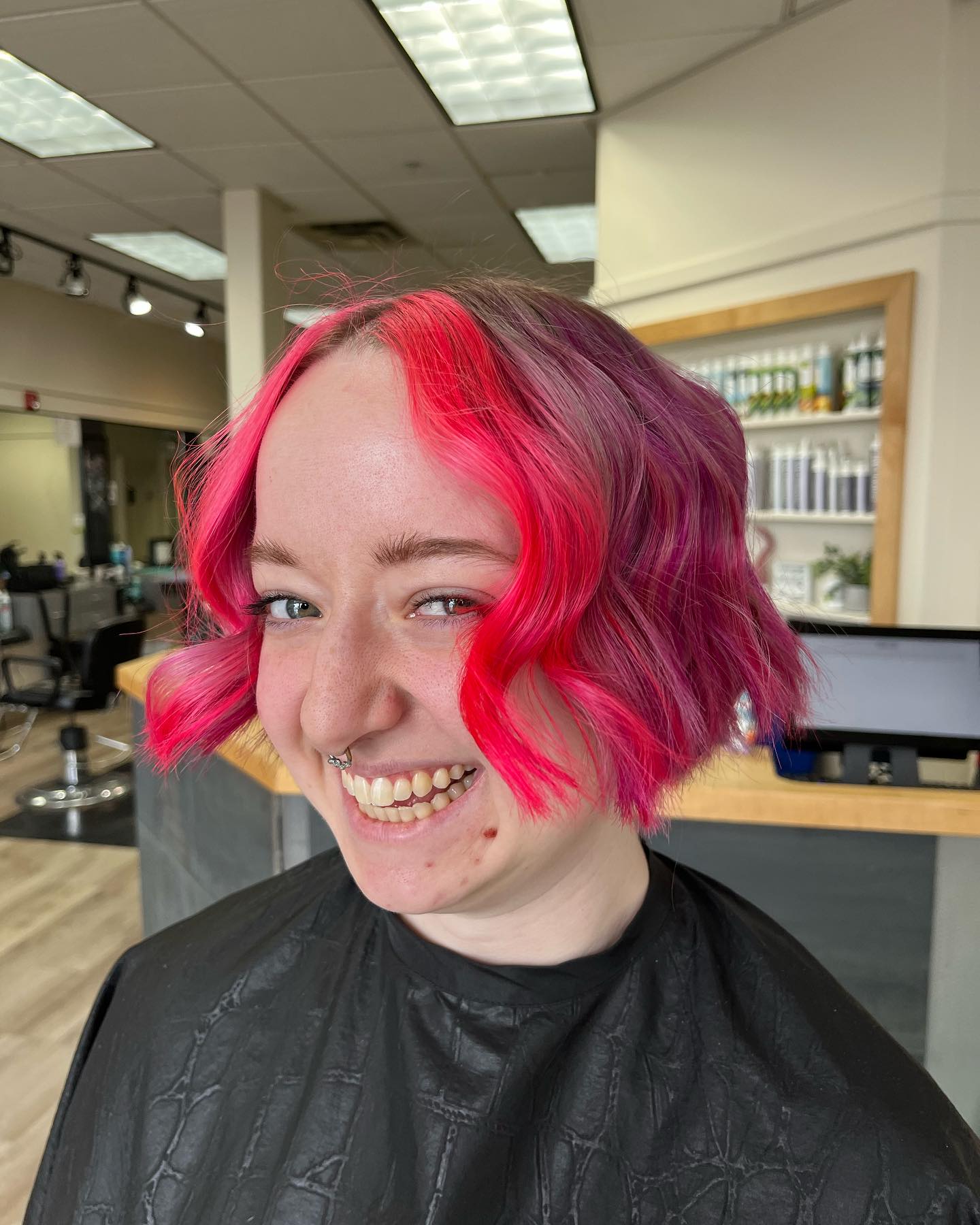 Bold Two-Tone Textured Bob with Beachy Waves