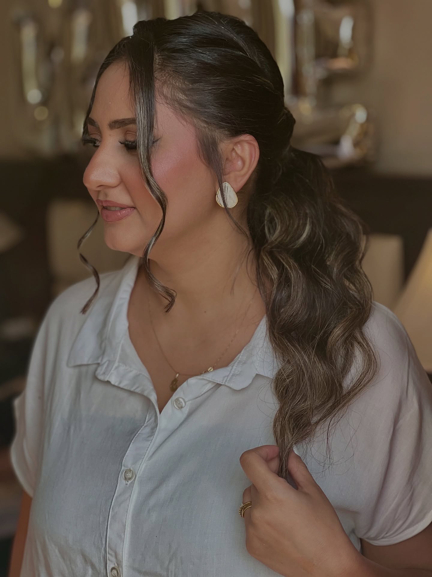 Flowing Side Swept Waves with Glossy Finish