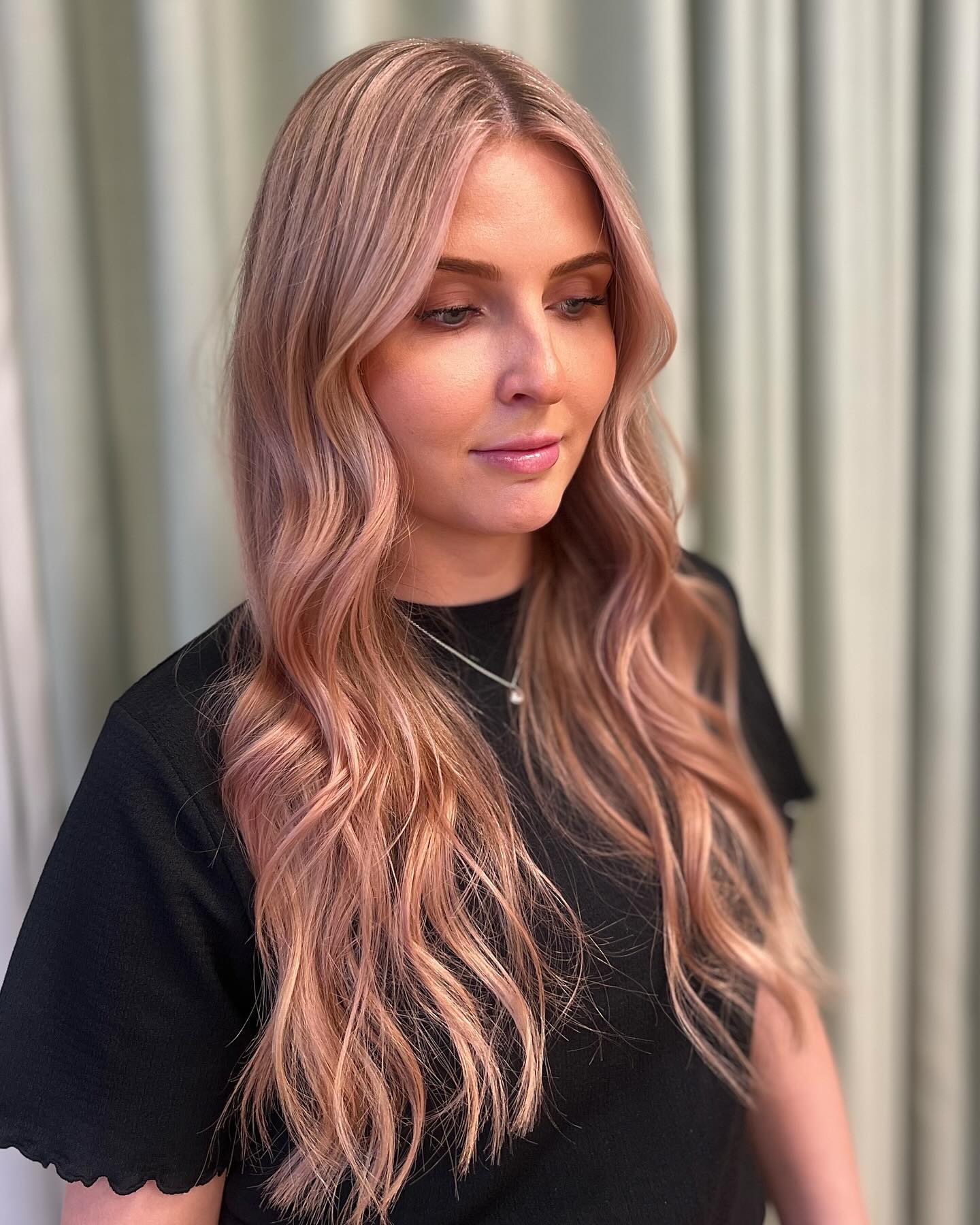 Long Cascading Waves with Dusty Pink Tips