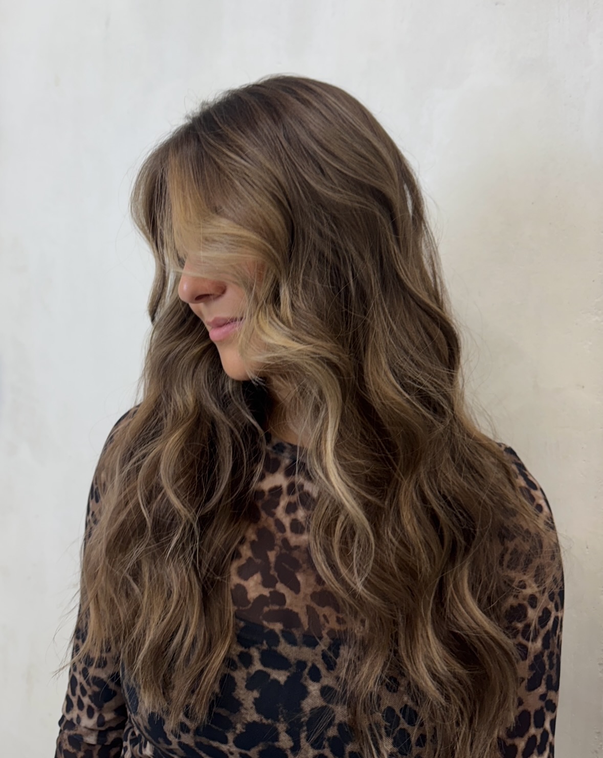 Radiant Layered Balayage with Soft Waves
