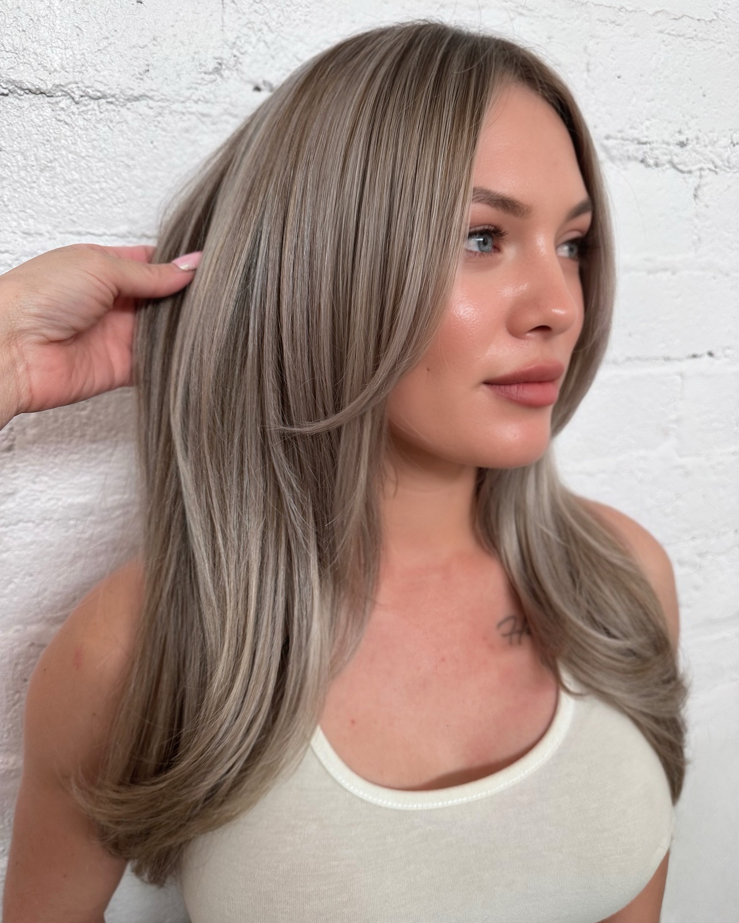 Sleek Ash-Blonde Gradation with Soft Waves