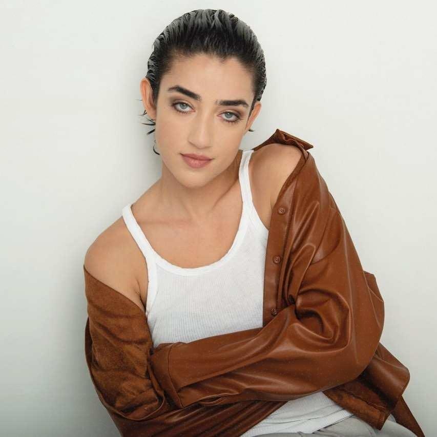 Sleek Ultra-Gloss Slicked Wet Look
