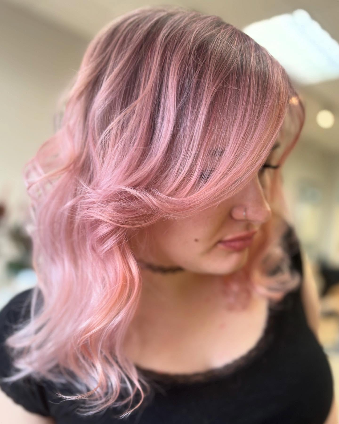 Whimsical Pink and Gray Waves with Feathered Ends