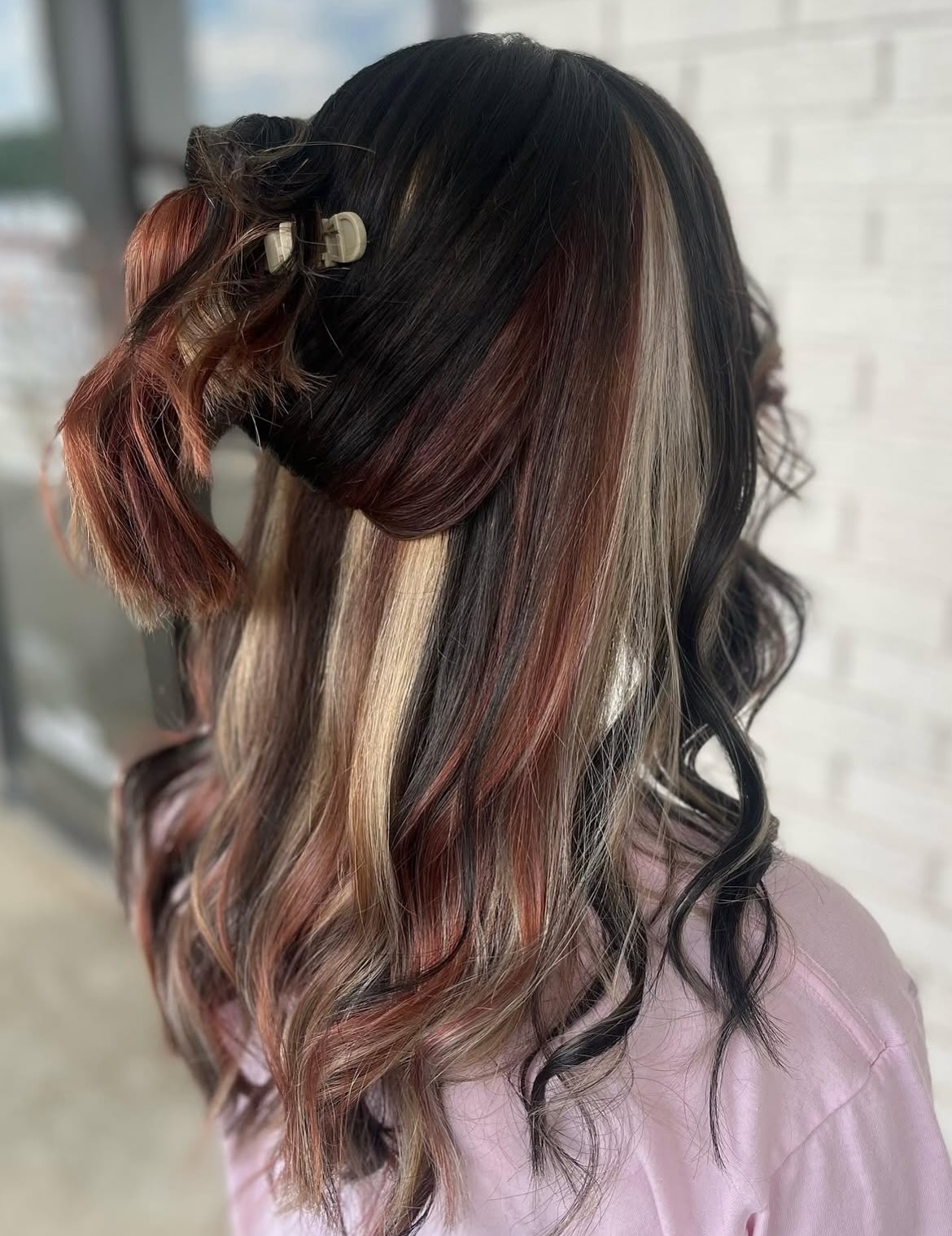 Dynamic Long Waves with Fiery Red and Blonde Highlights