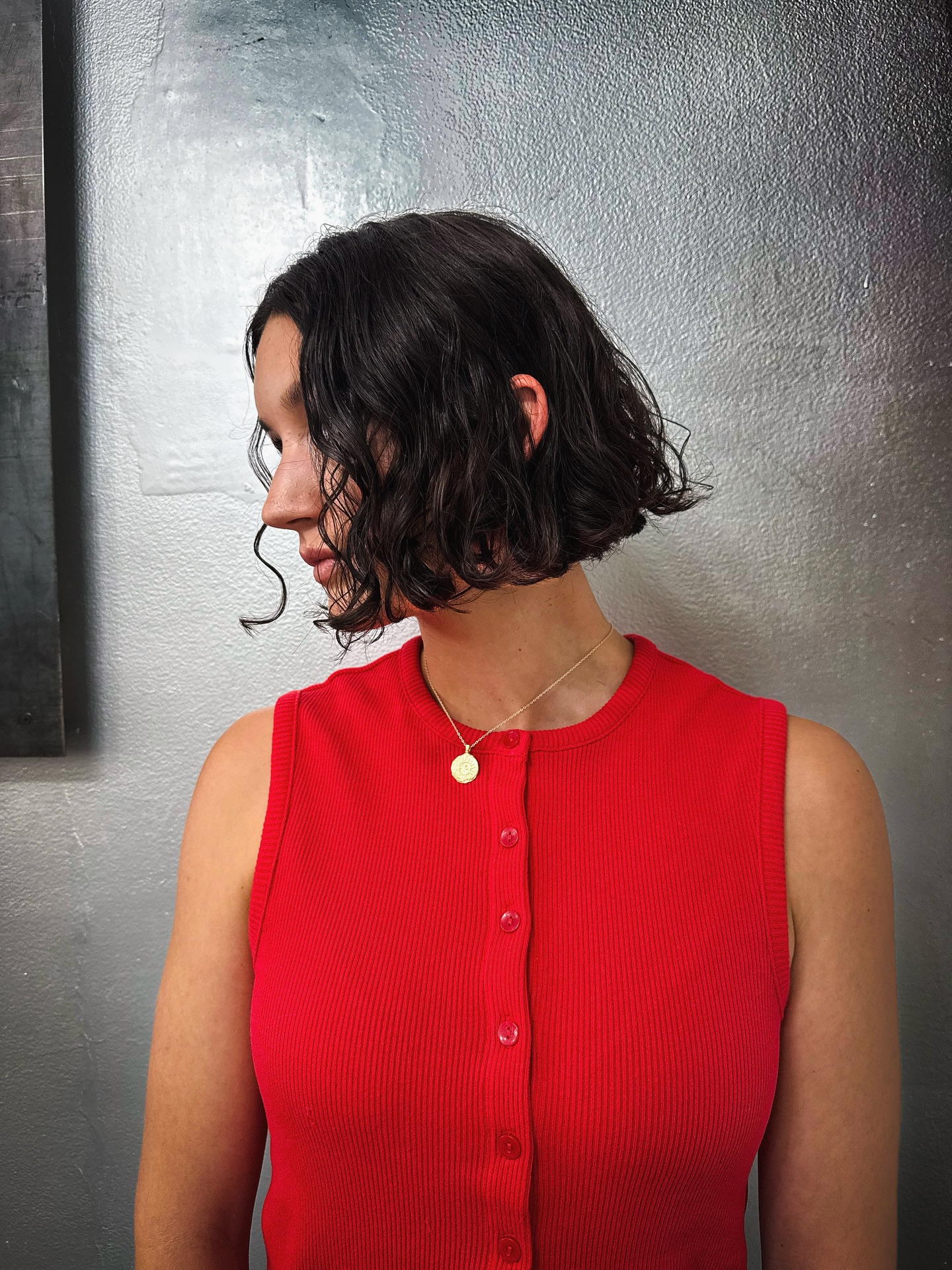 Chic Curly Bob with Soft Movement