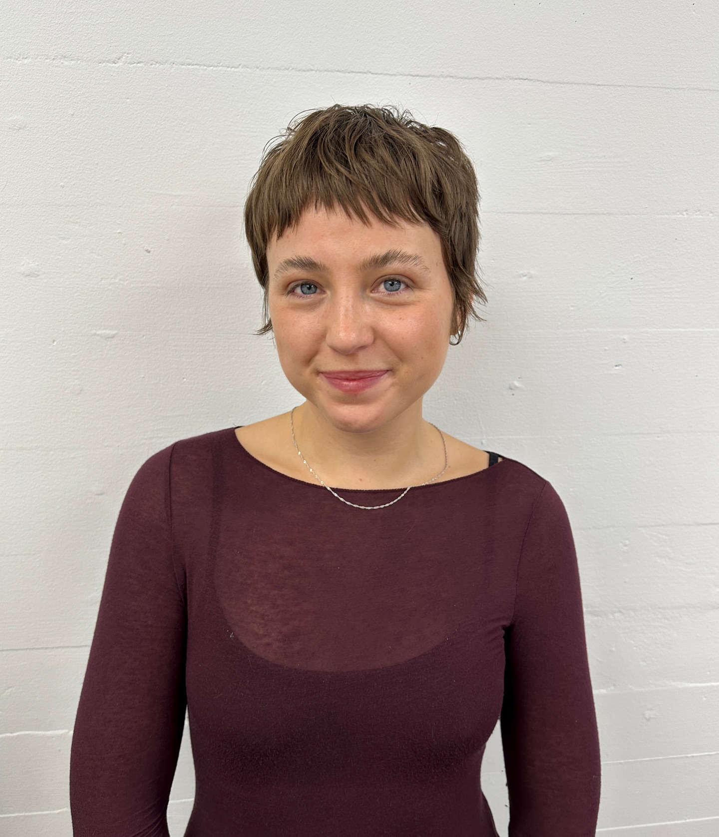 Chic Textured Brown Pixie with Soft Bangs