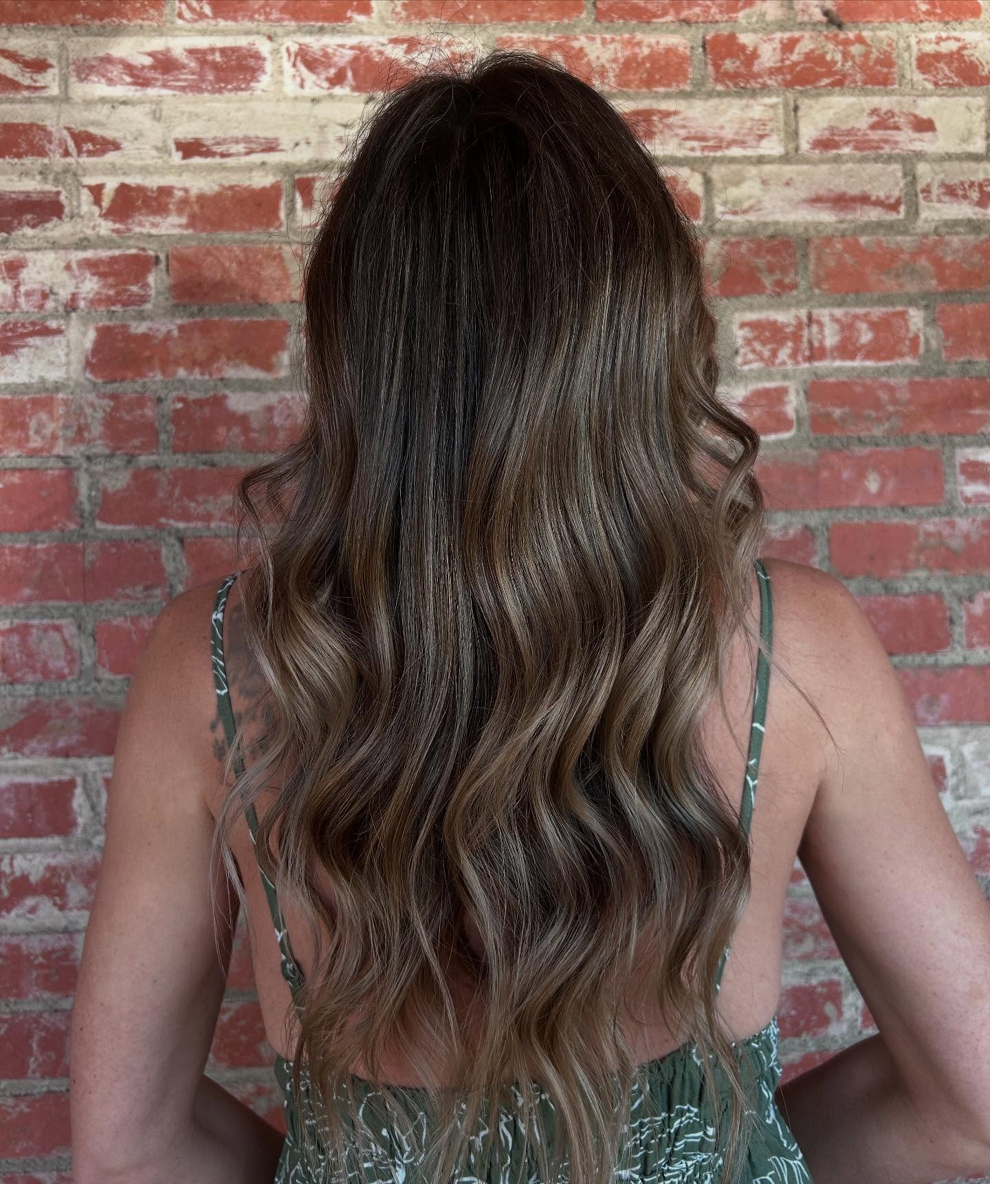 Textured Long Waves with Warm Caramel Highlights