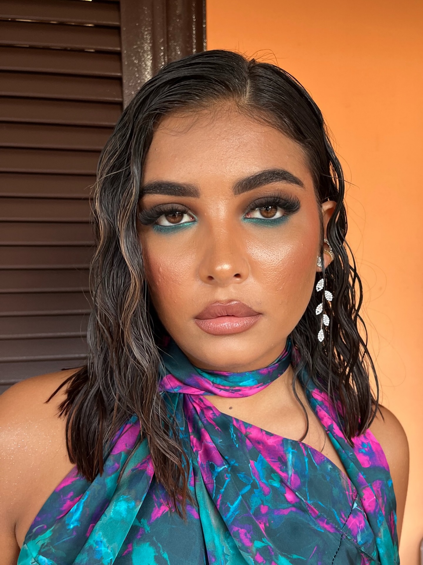 Bold Bi-Color Medium Waves