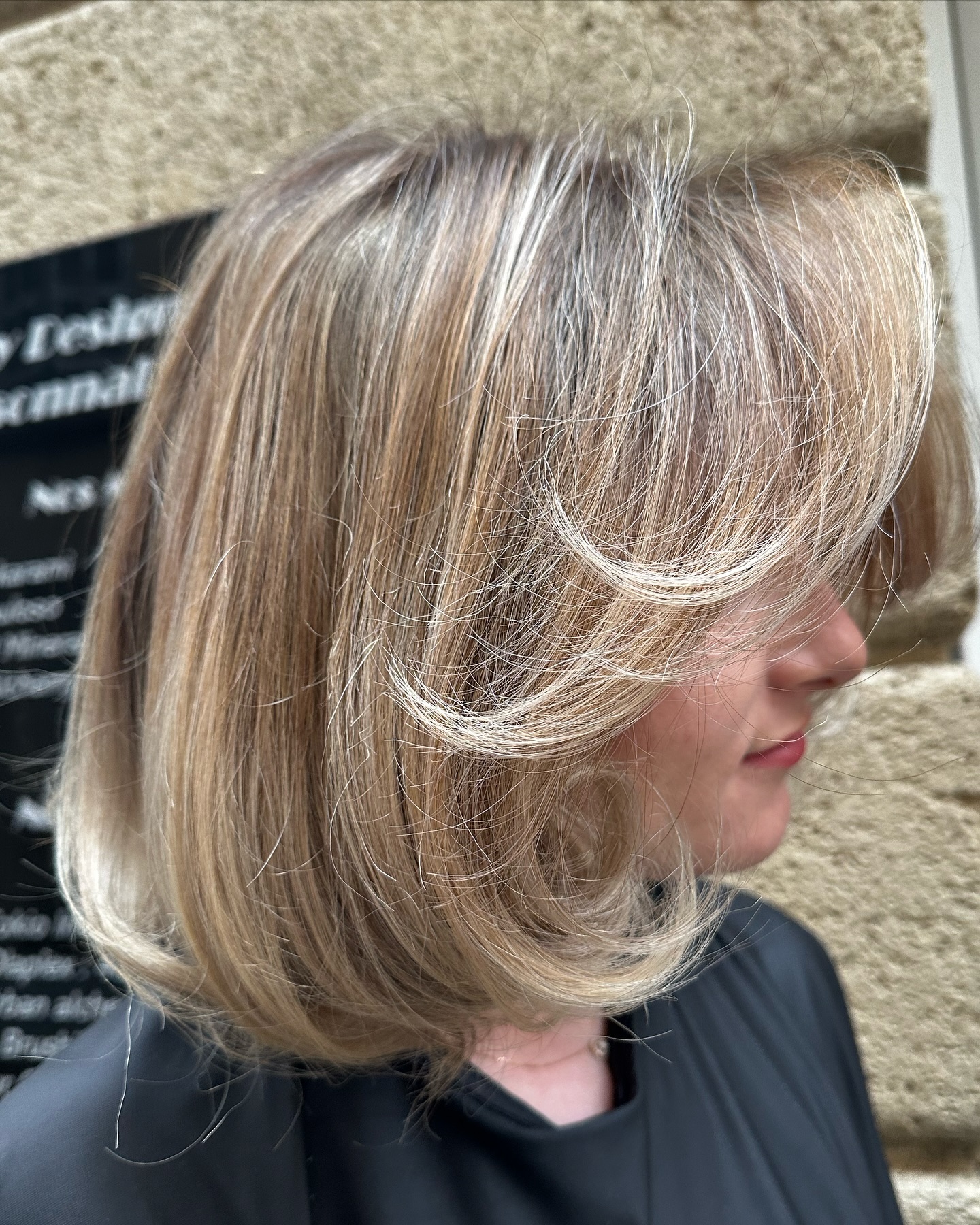 Chic Classic Blunt Lob with Soft Face-Framing Layers