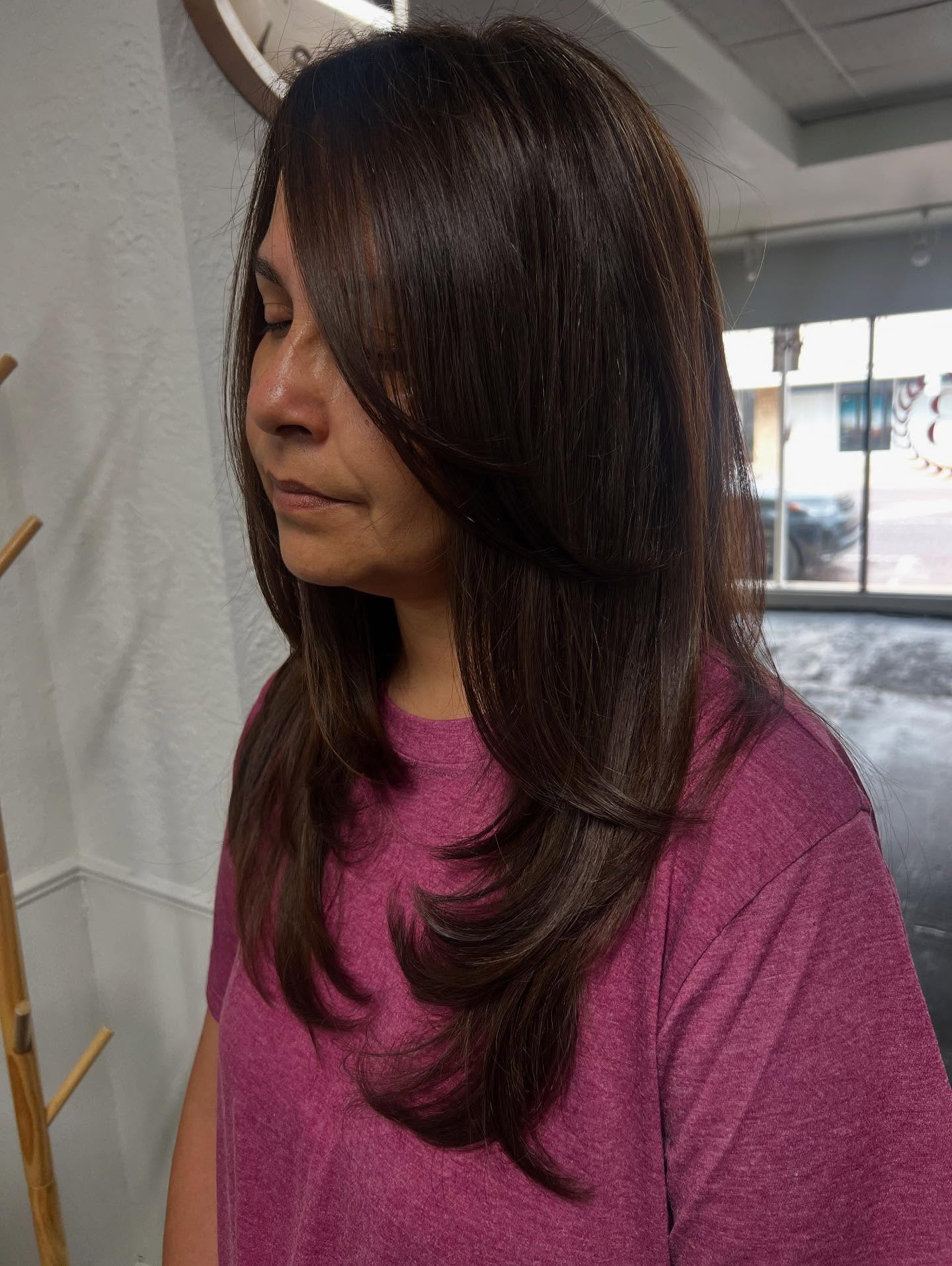 Rich Chestnut Layers with Dynamic Feathered Ends
