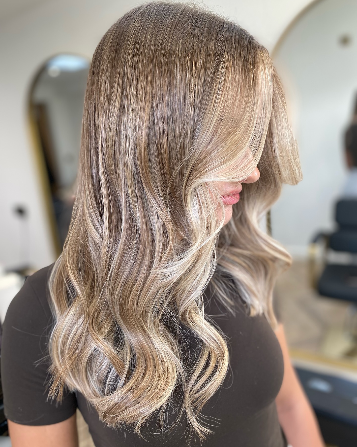 Sumptuous Caramel Luxe with Bright Face-Framing Highlights