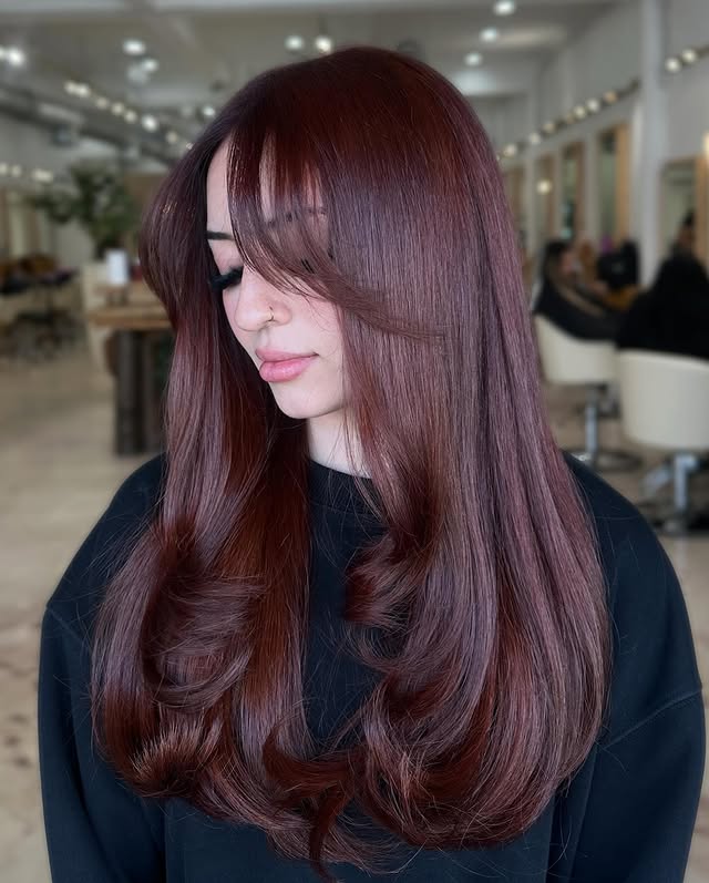 Lustrous Auburn Waves with Side Sweep