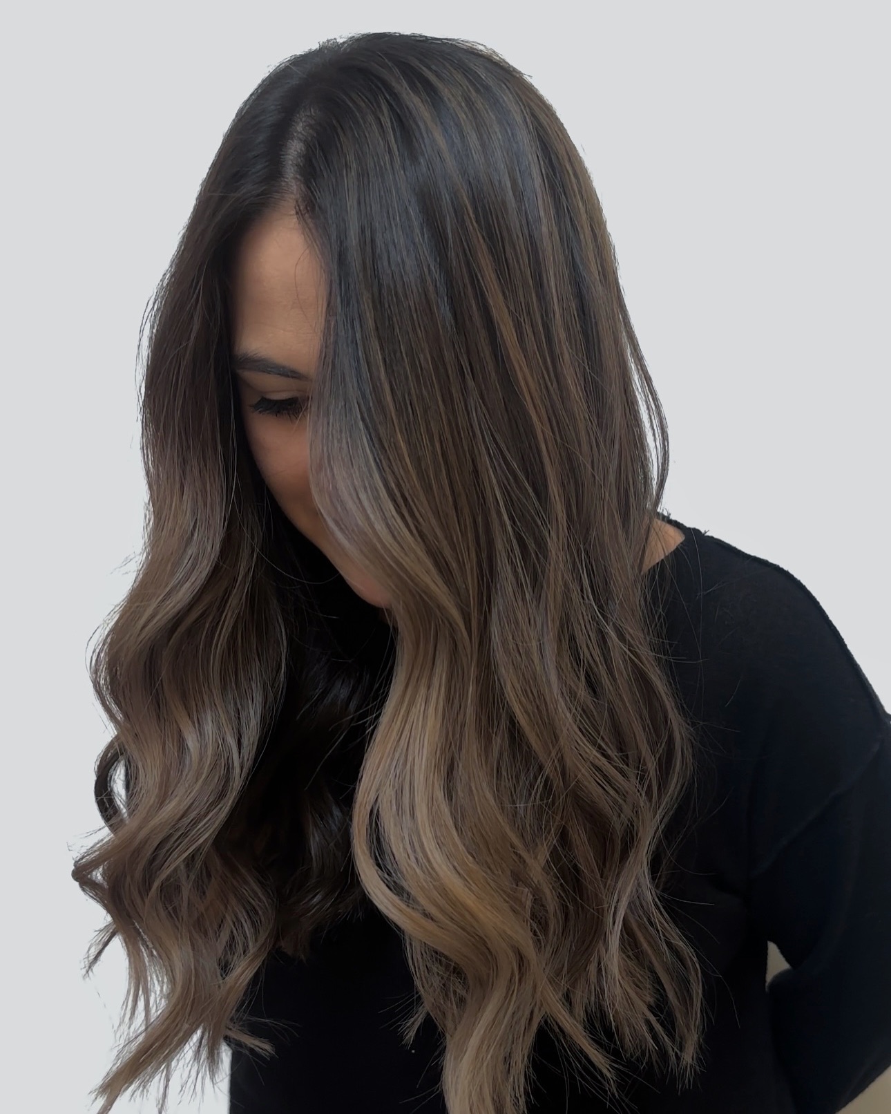 Luxurious Mushroom Bronde with Soft Beachy Waves
