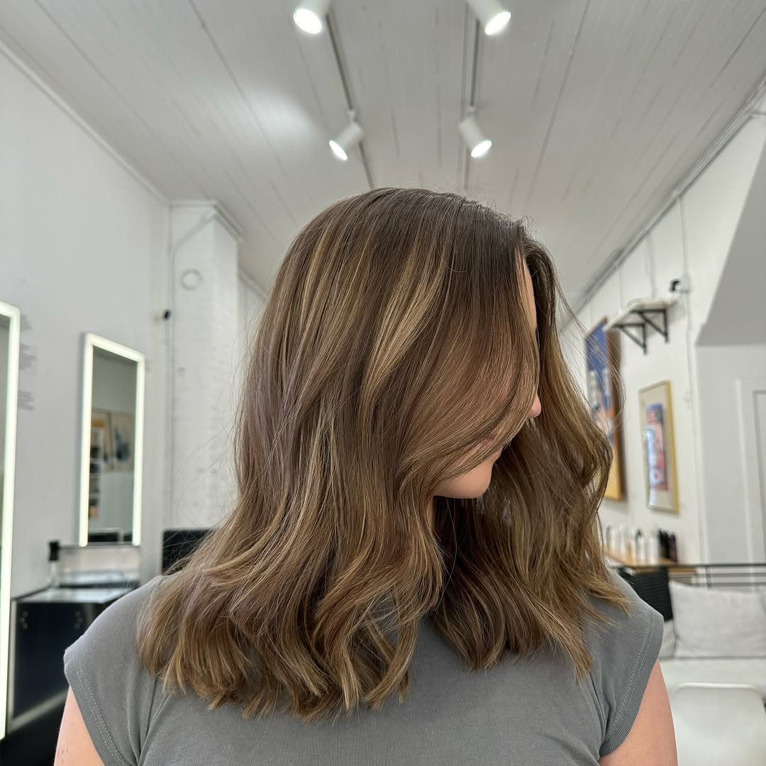 Modern Bronde Lob with Luscious Waves