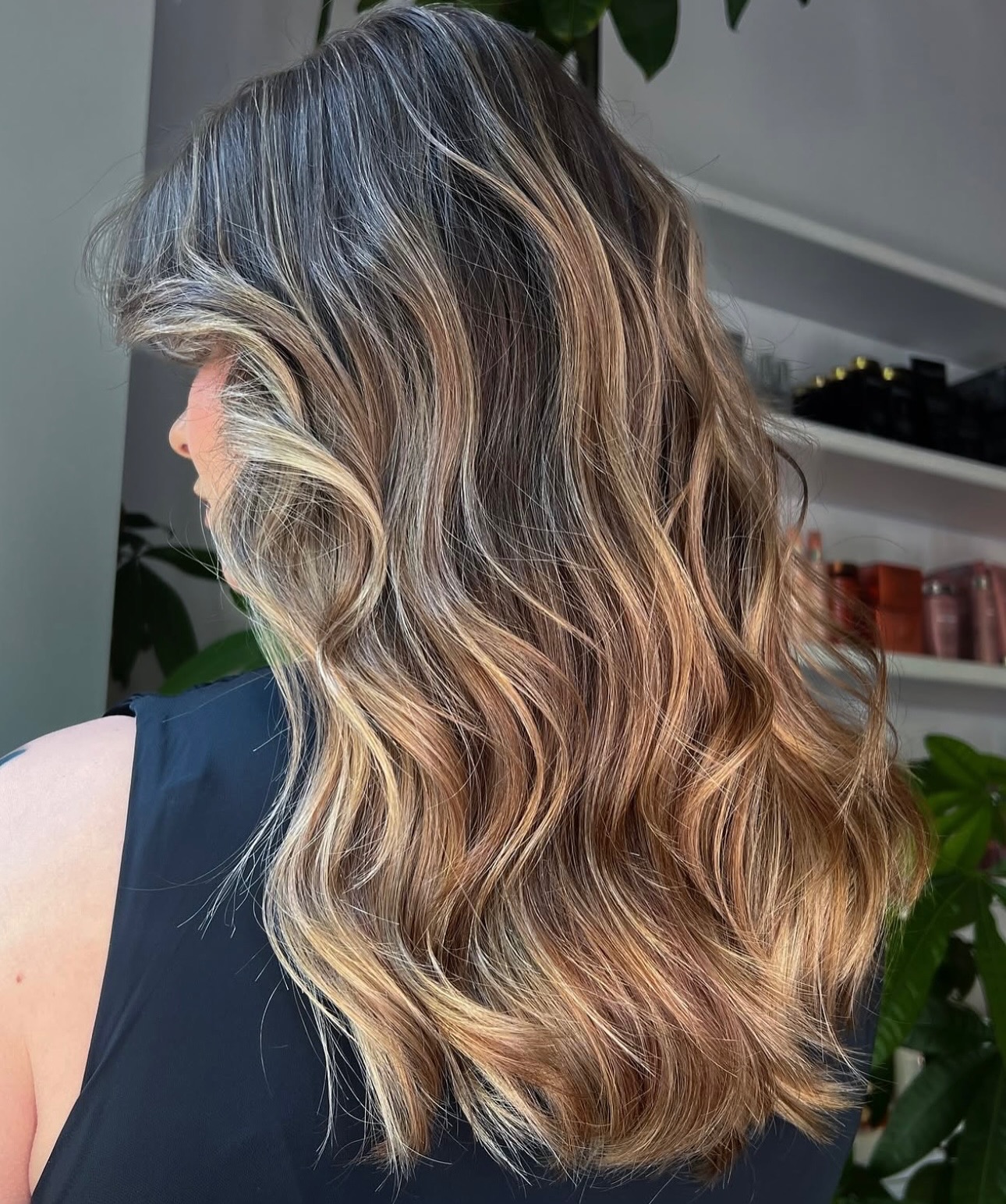 Multi-Tonal Bronde Flow with Accentuated Waves
