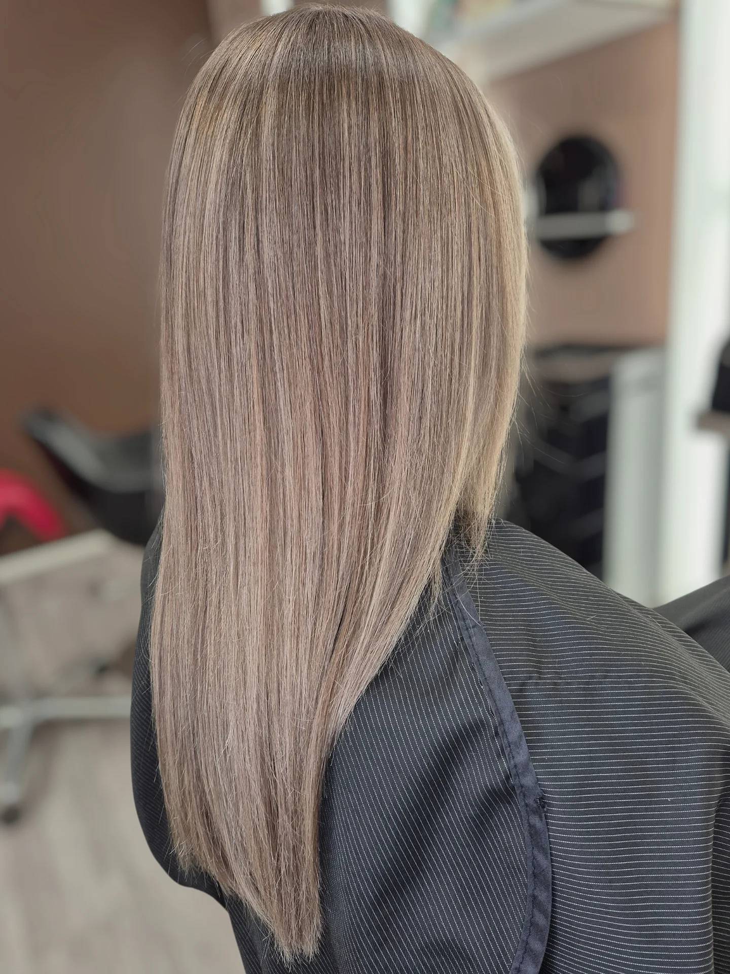 Sleek Mushroom Bronde with Subtle Dimension
