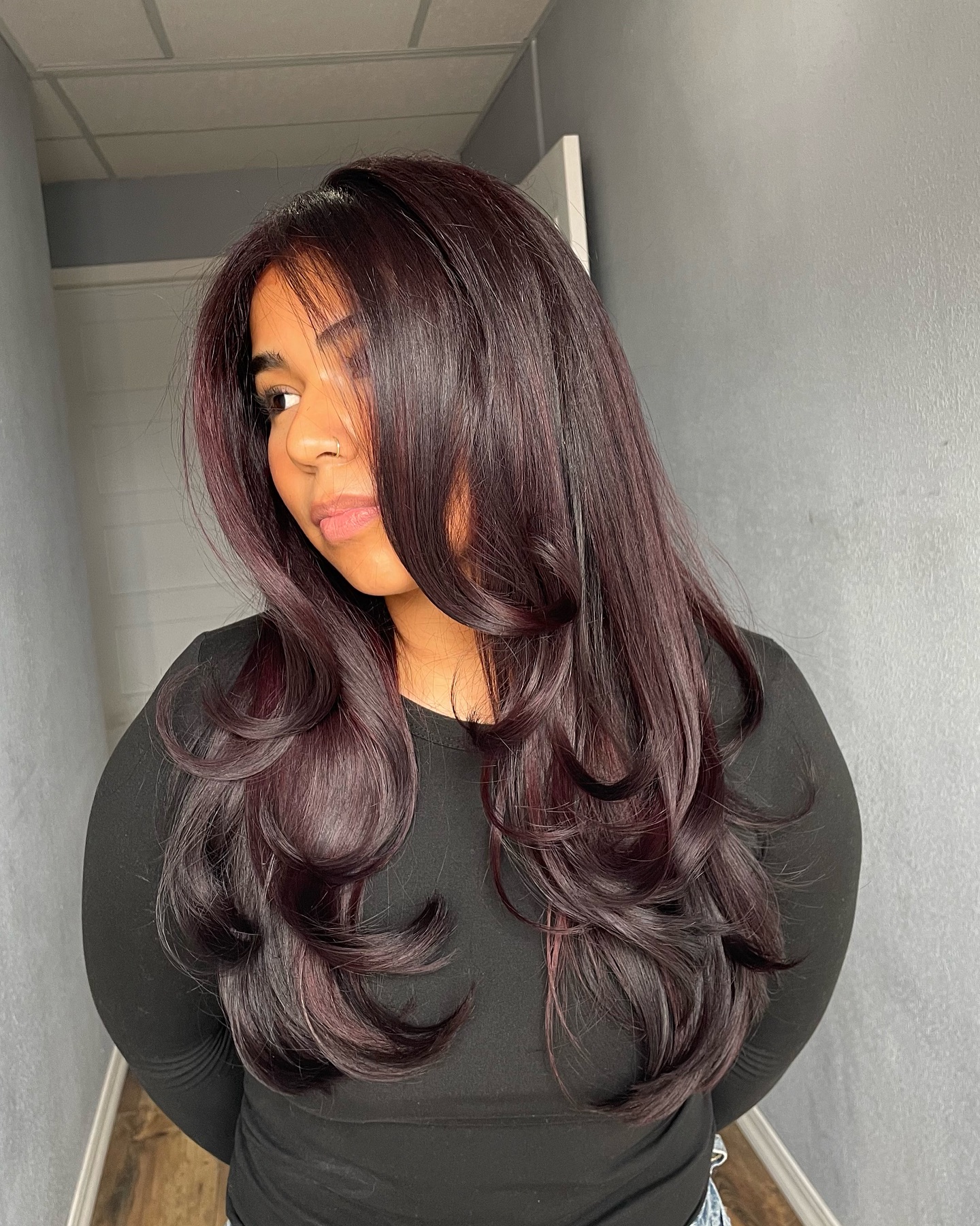 Lustrous Merlot Waves with Feathered Layers