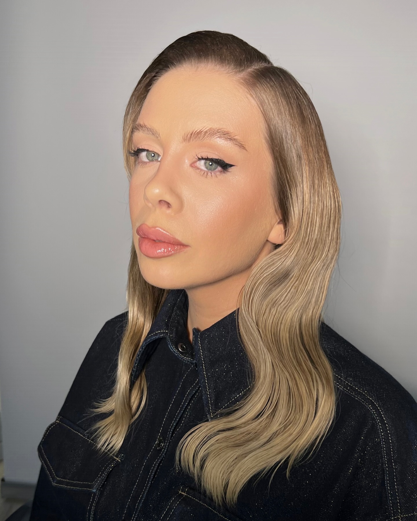 Soft-Ice-Blonde-Gently-Waved-Lob