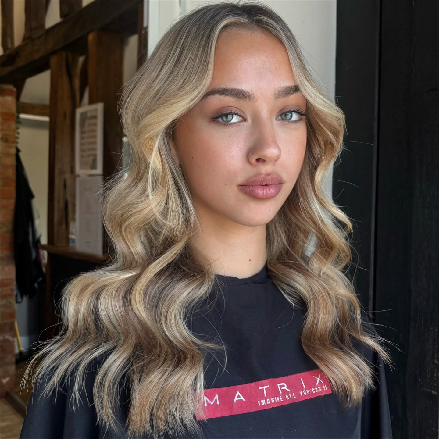 Subtle Sun-Kissed Waves with Soft Balayage