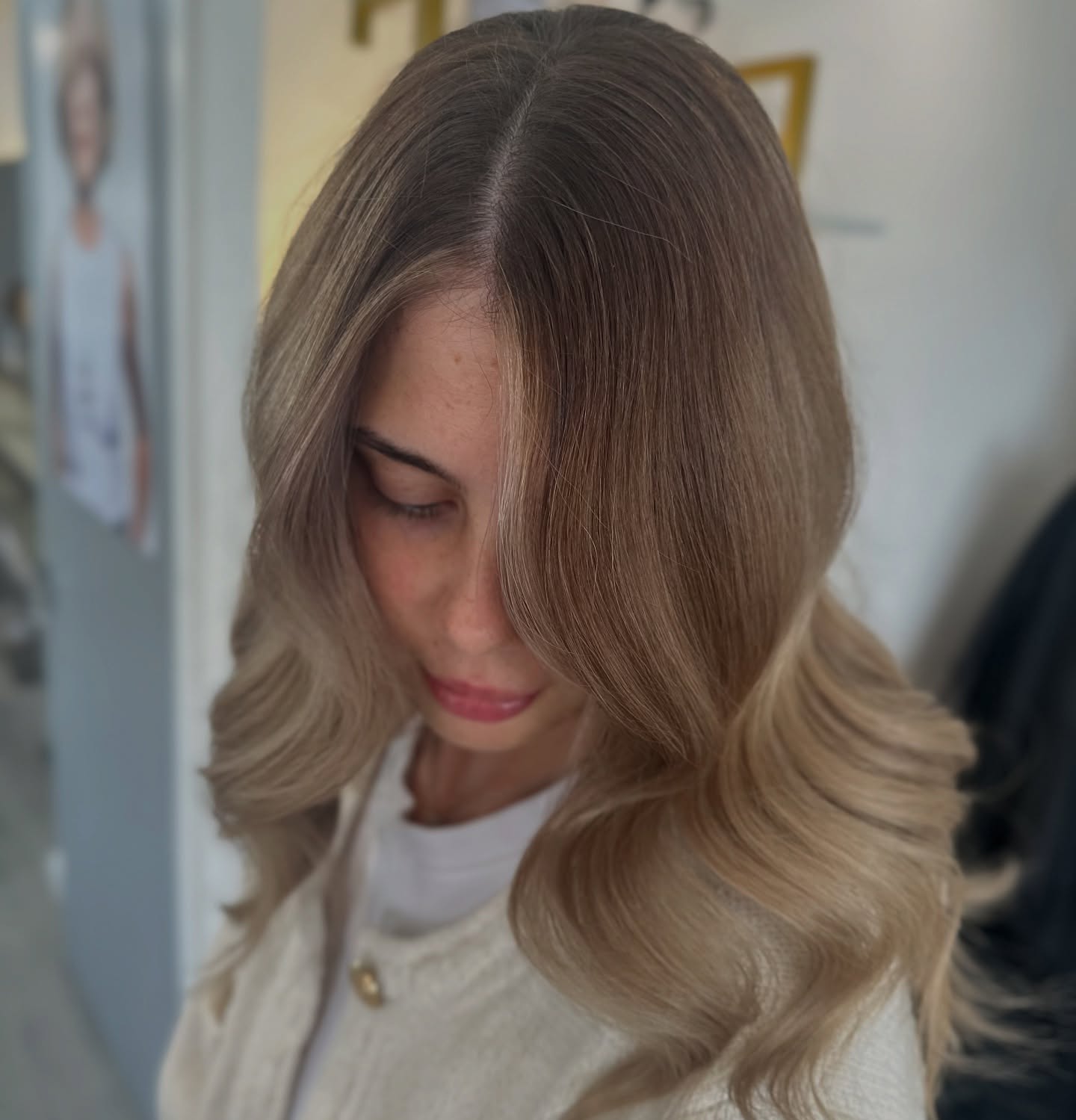 Textured Bronde Waves with Luminous Highlights
