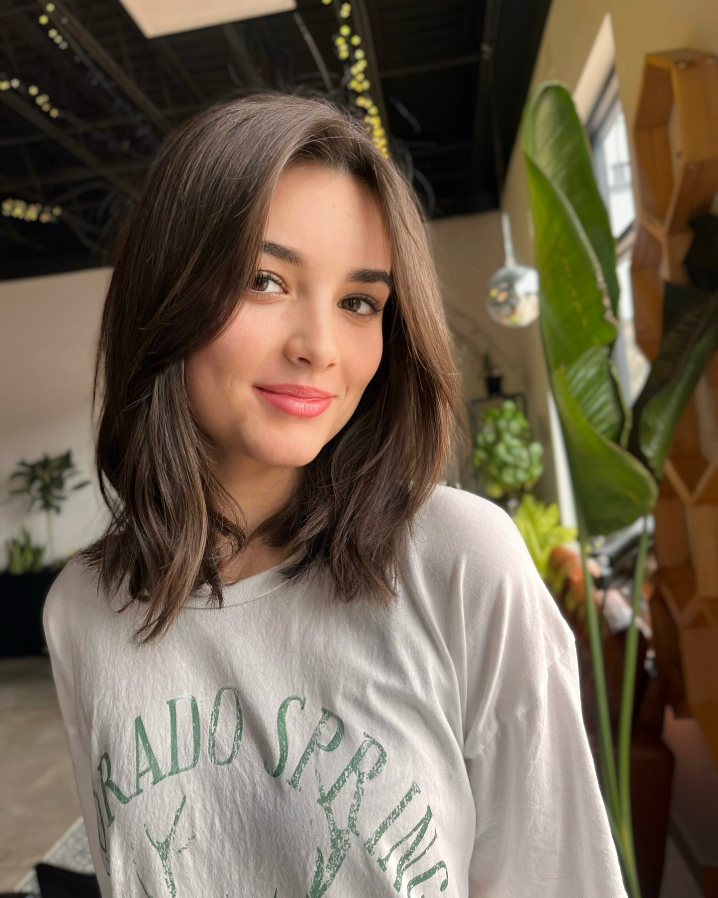 Effortless Layered Mid-Length Bob with Soft Texture