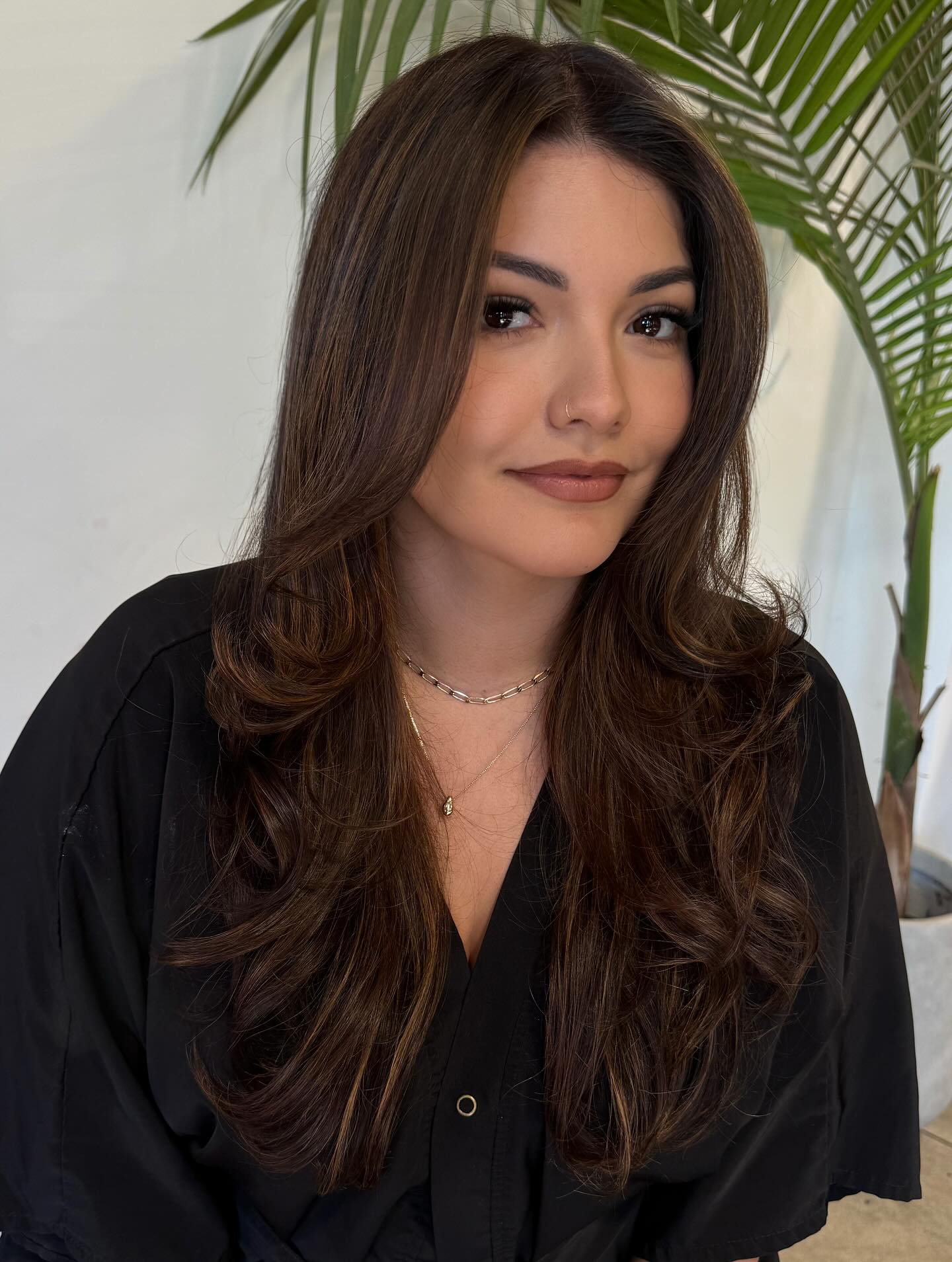 Rich Chestnut Waves with Soft Contour Layers