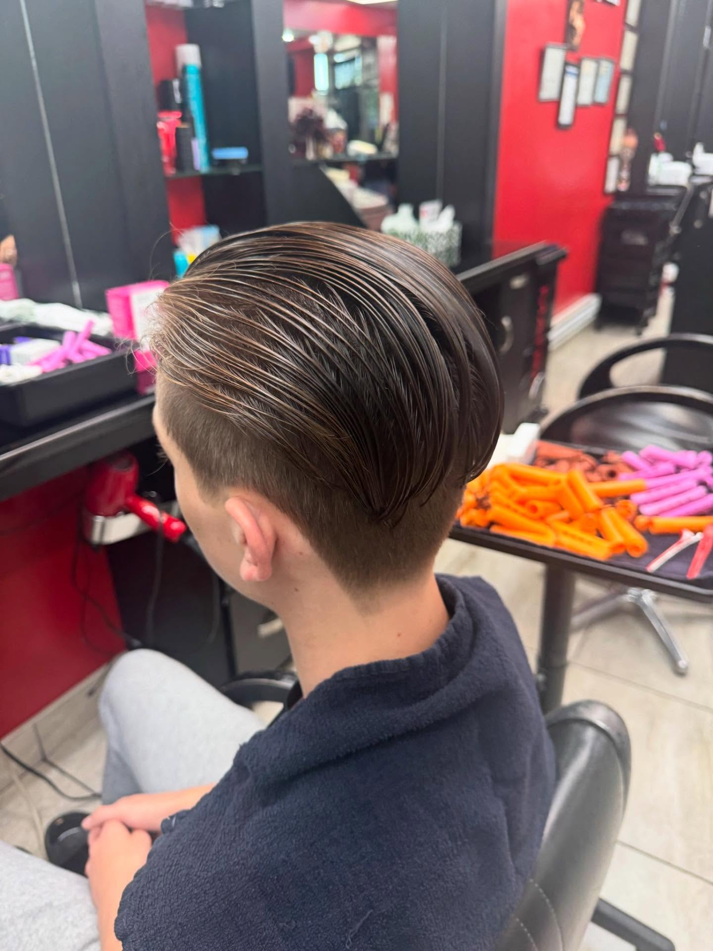 Sleek Tapered Back with Glossy Finish