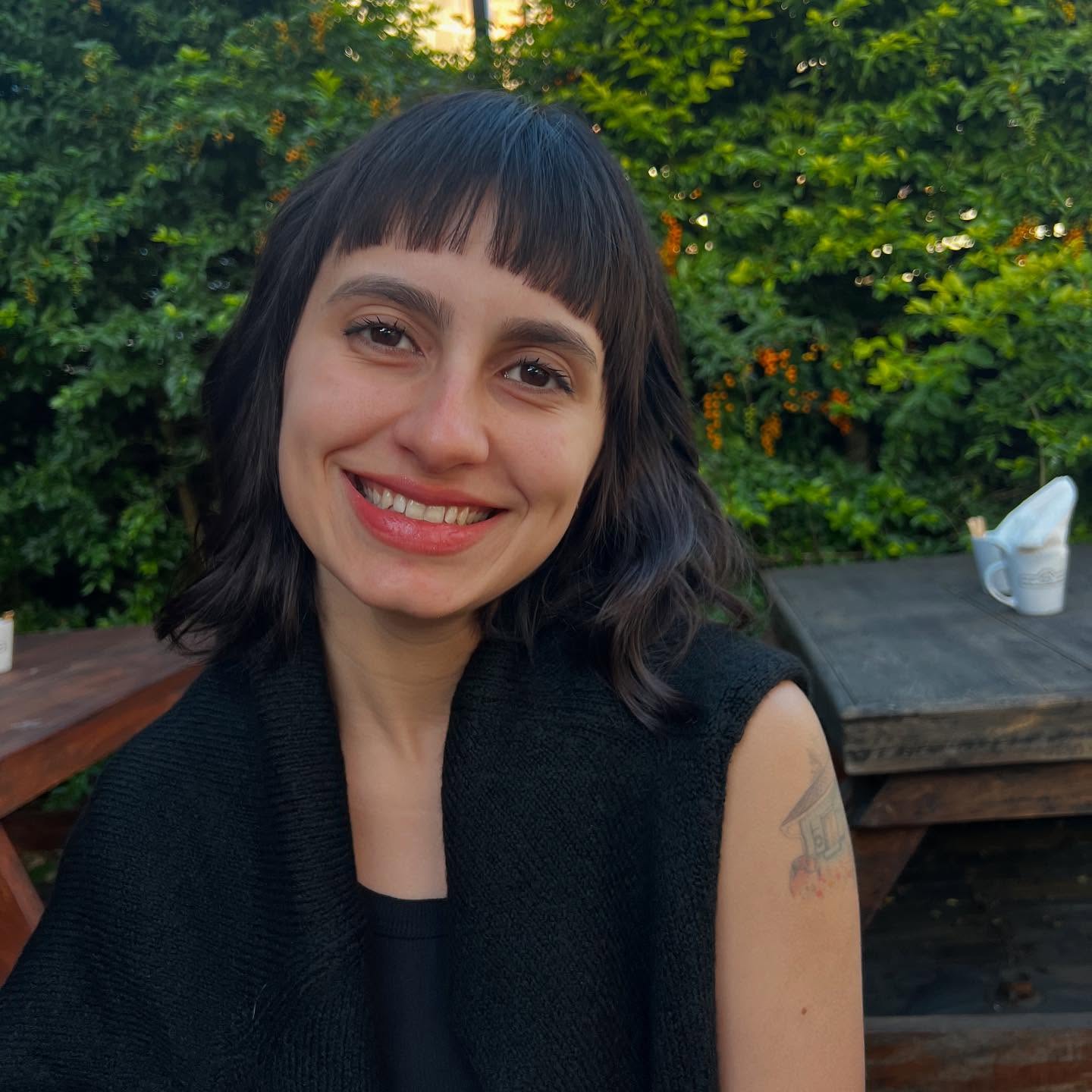 Chic Textured Fringe with Soft Waves