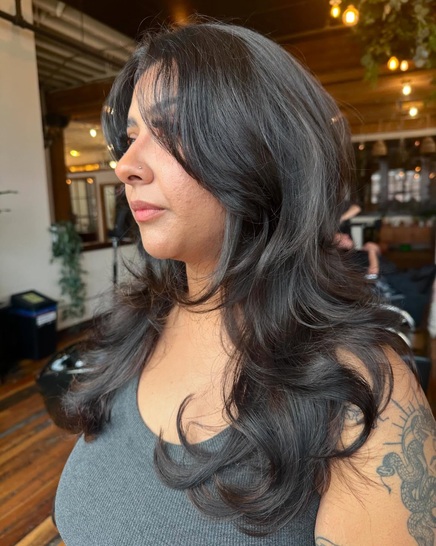 Sultry Gunmetal Waves with Sleek Fringes