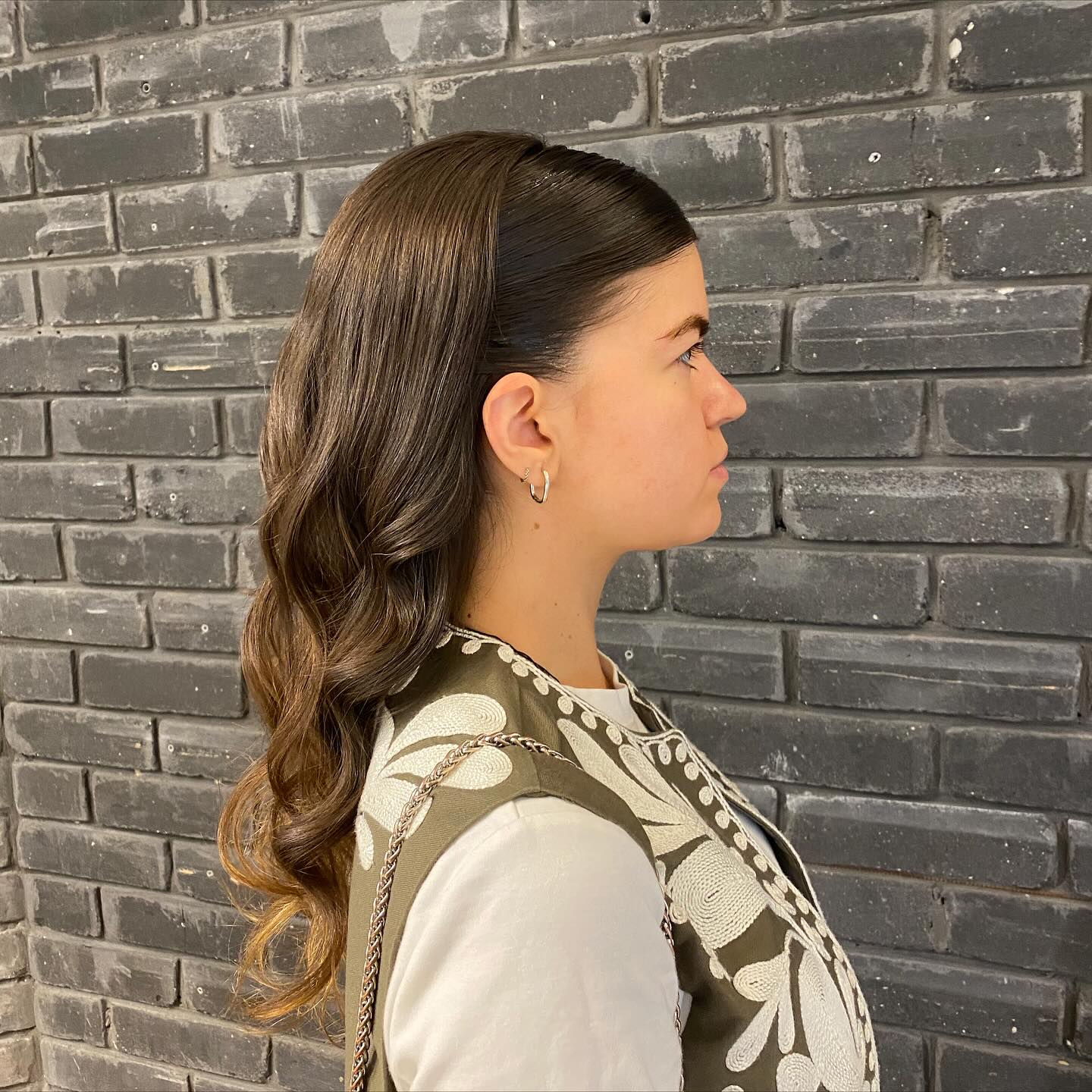 Chic Half-Up Loose Waves with Sleek Top