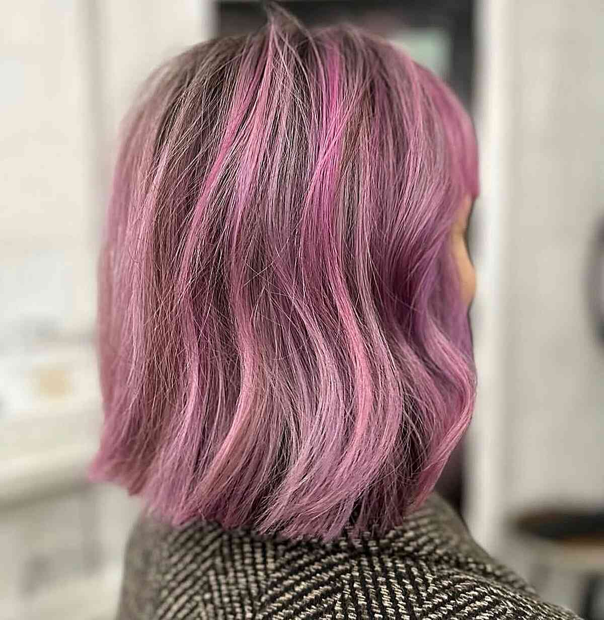 Chic Short Pink Balayage with Soft Waves