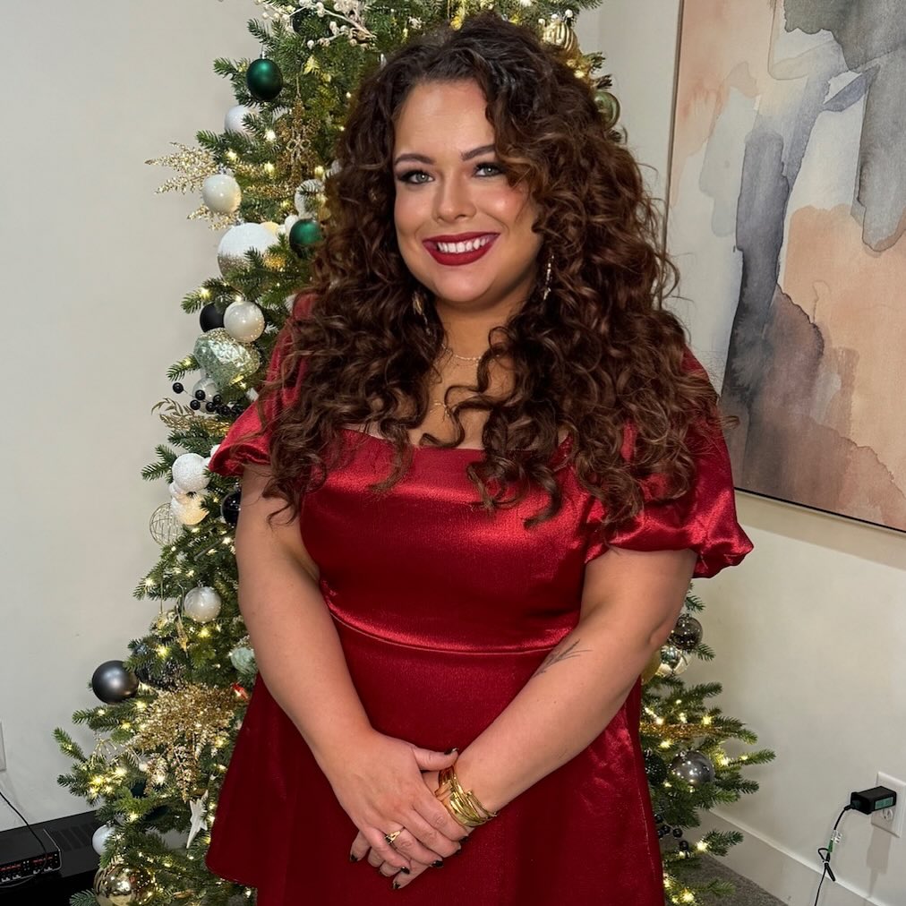 Glamorous Voluminous Curly Hairstyle