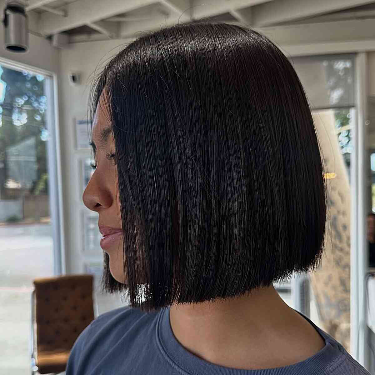 Sleek Chin-Length Cinch Bob with Smooth Edges