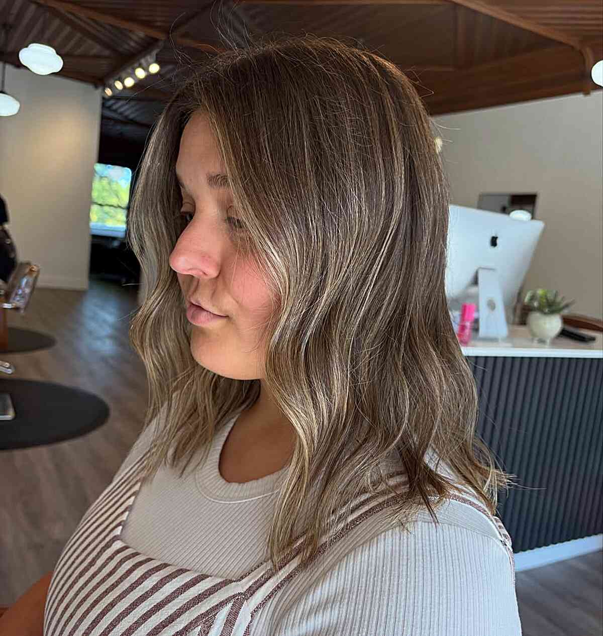 Textured Medium Length Wavy Cut
