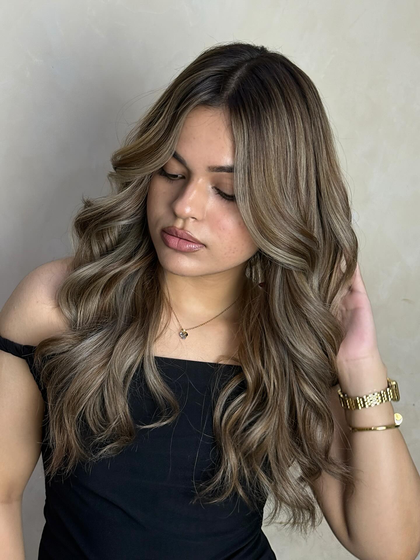 Soft Caramel Waves with Lived-In Dimension