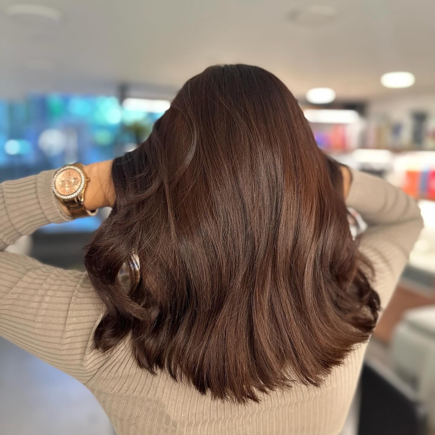 Stylish Long Chocolate Waves with Subtle Movement