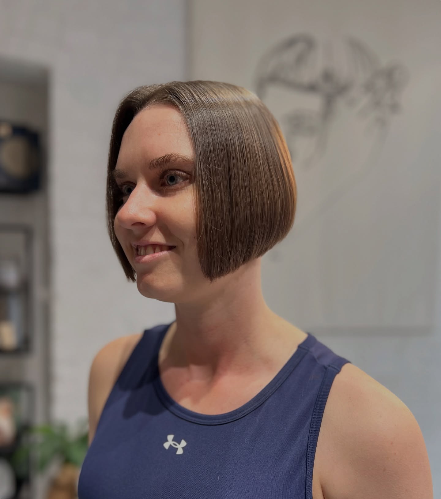 Chic Curved Bob with Subtle Textured Ends