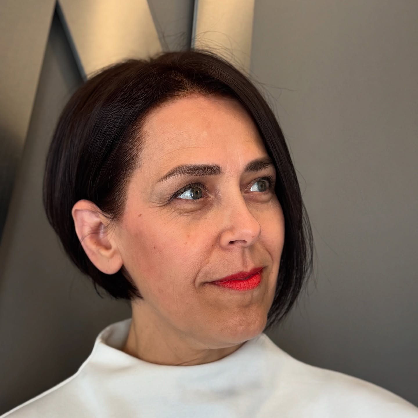 Chic Textured Bob with Subtle Layers