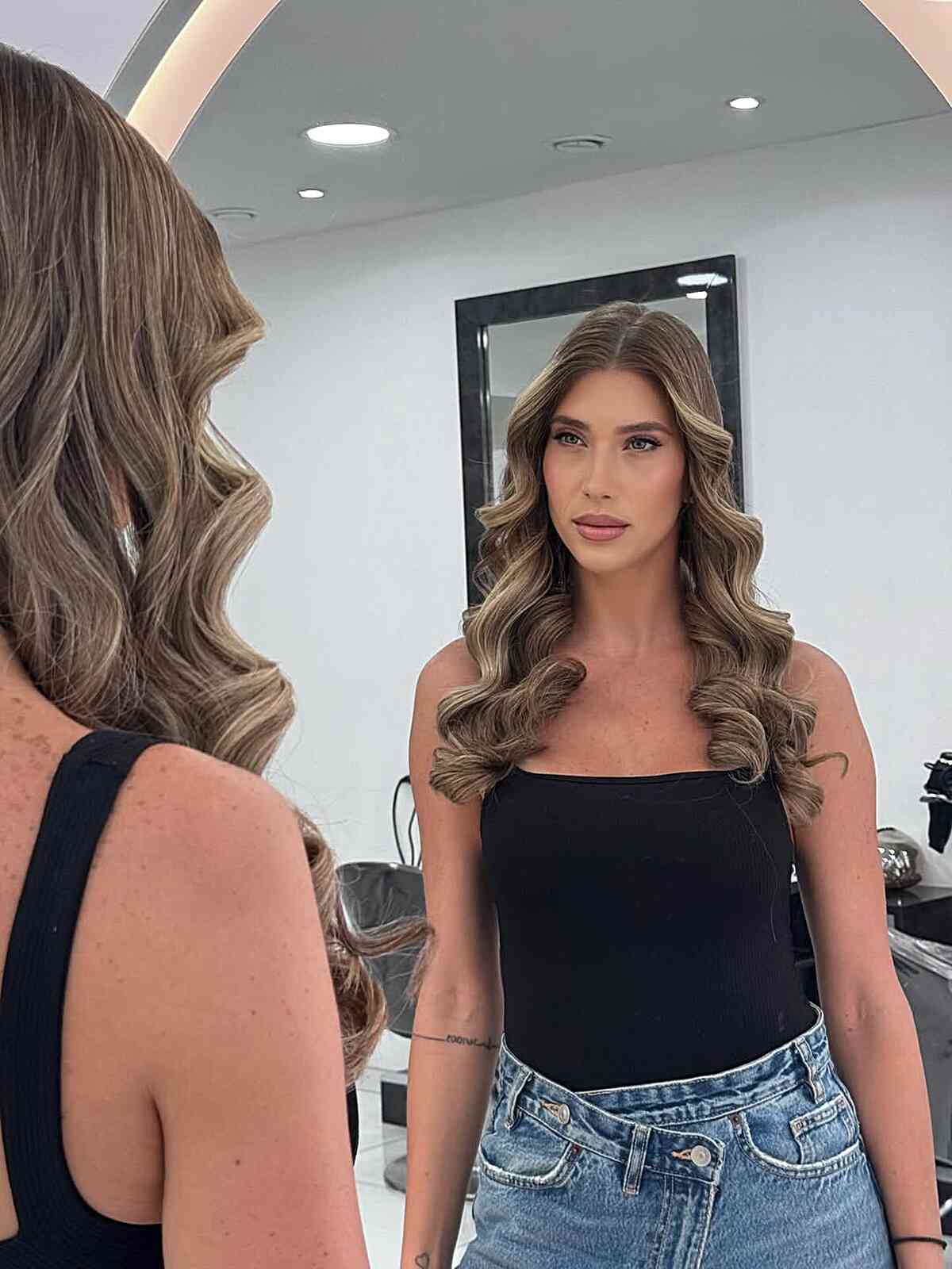 Voluminous Wavy Hair with Soft Layers