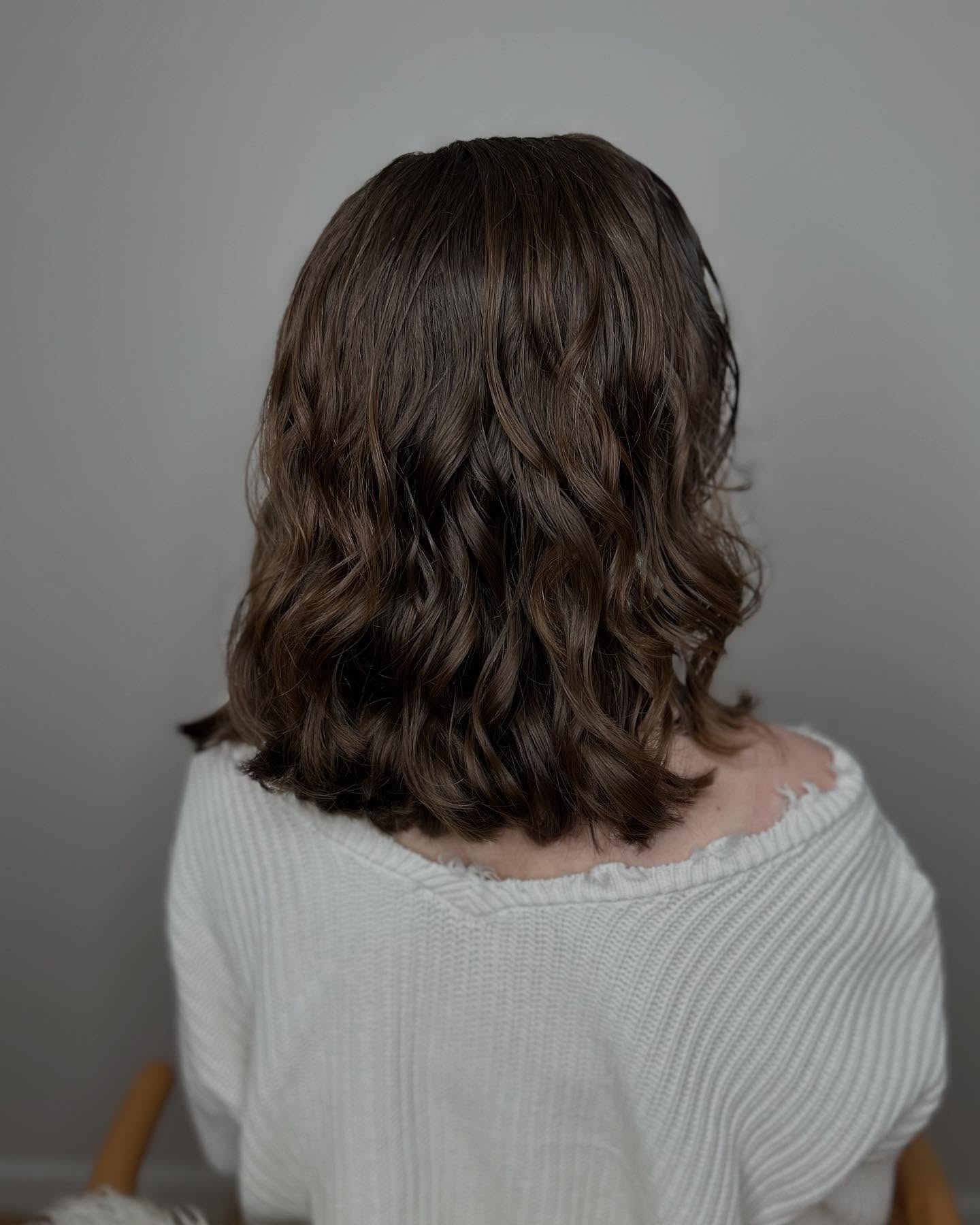 Chic Medium Wavy Cut with Soft Layers