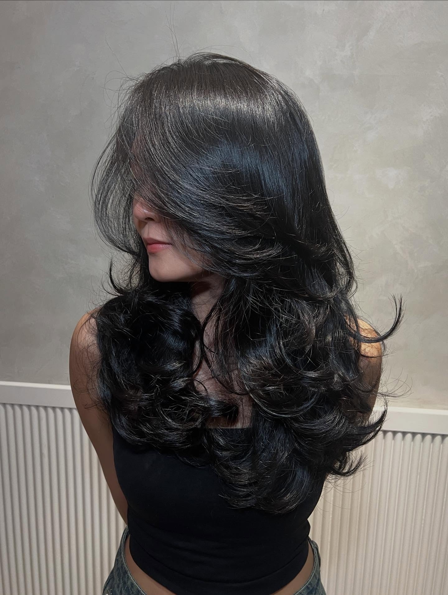 Dynamic Long Layers with Bouncy Volume