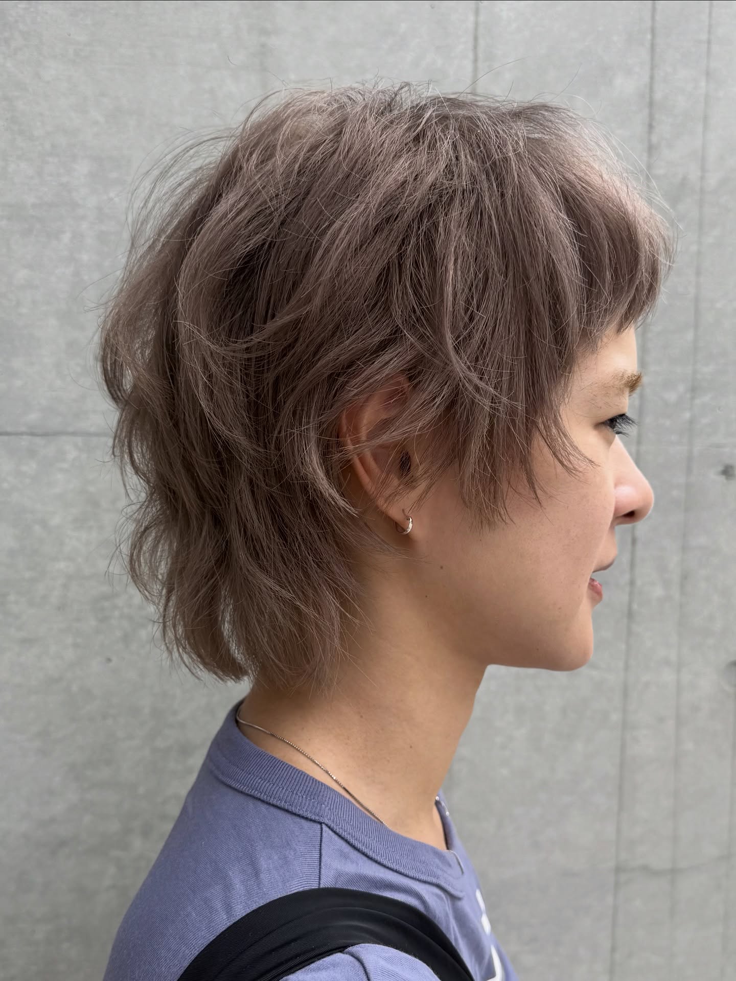 Charming Silver-Mauve Textured Bob