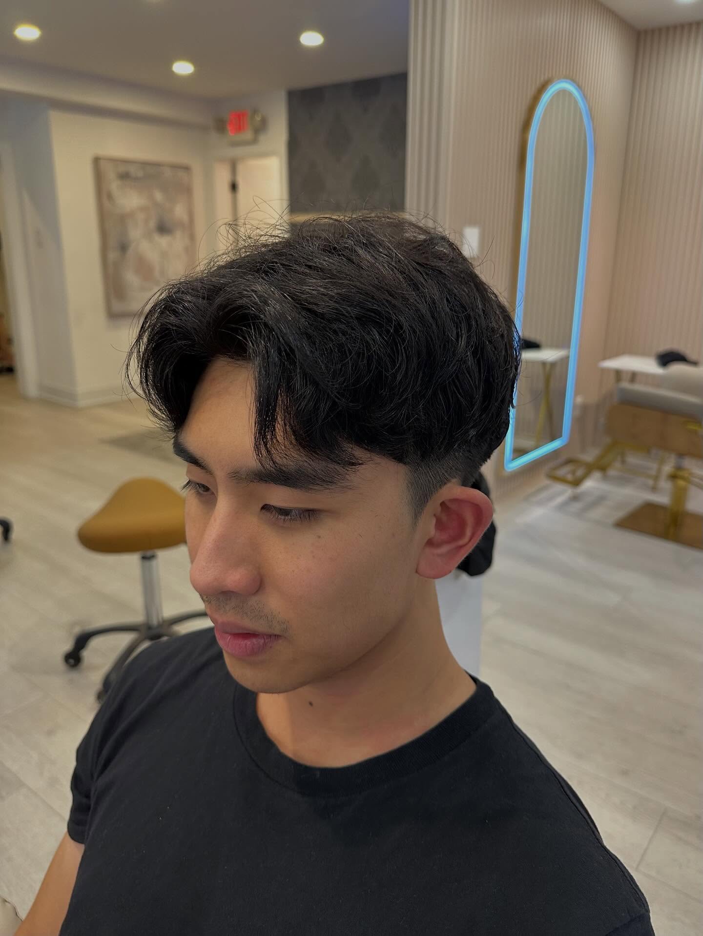 Modern Textured Wavy Crop with Defined Fringe