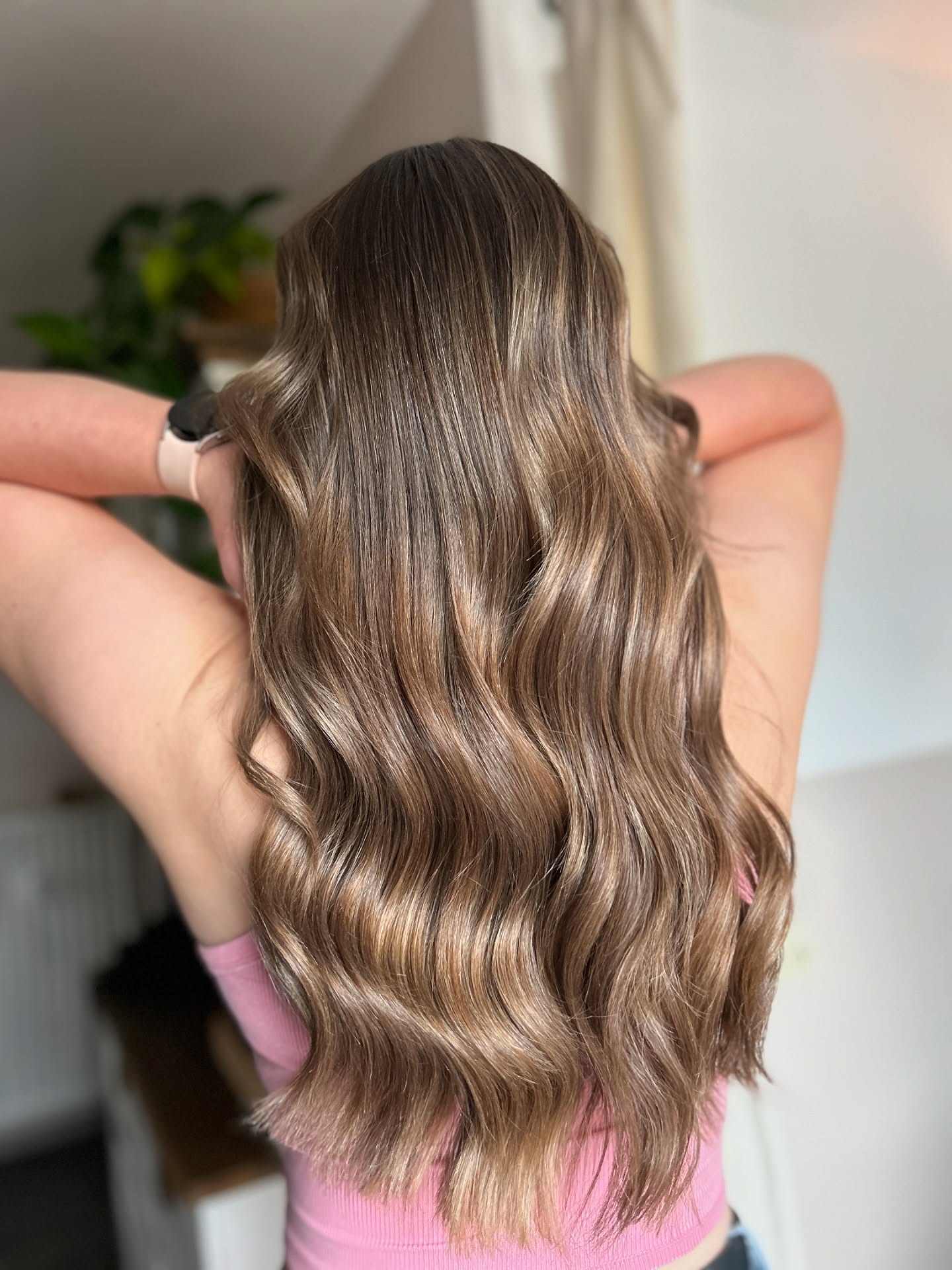 Soft Brown Waves with Subtle Dimension