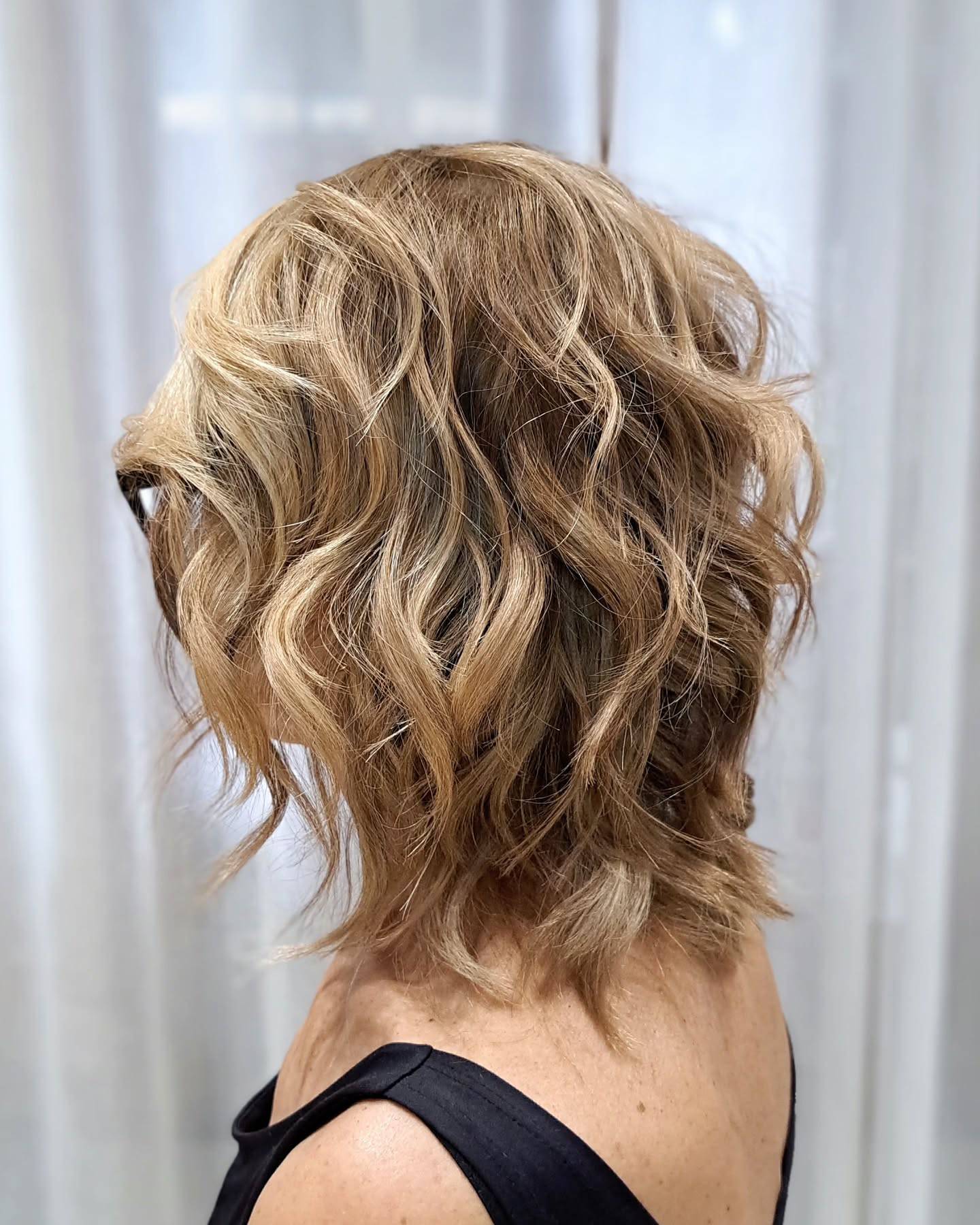 Textured Blonde Shag with Soft Waves