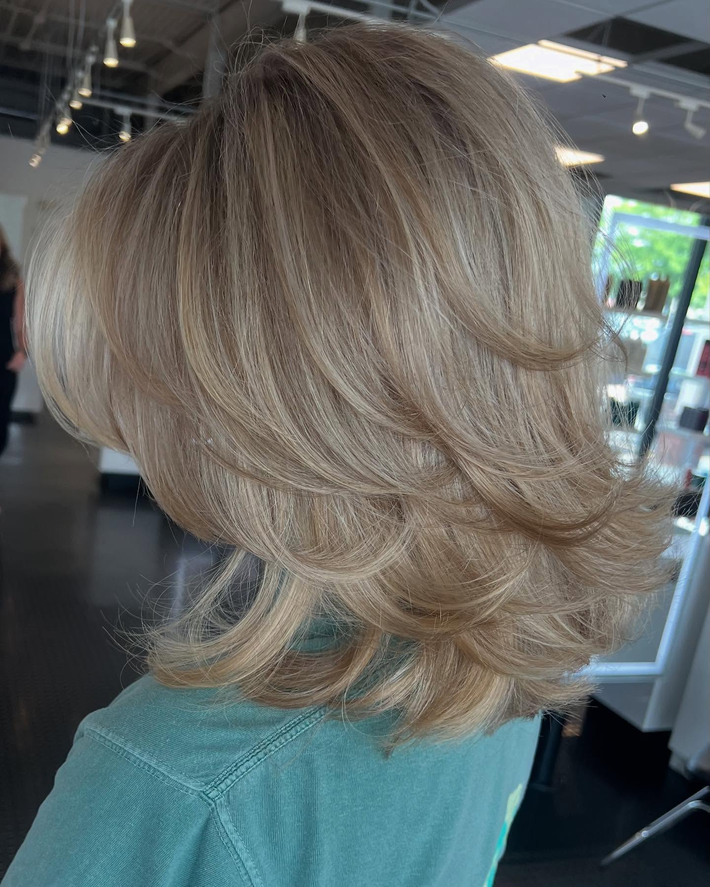 Elegant Layered Cut with Subtle Highlights