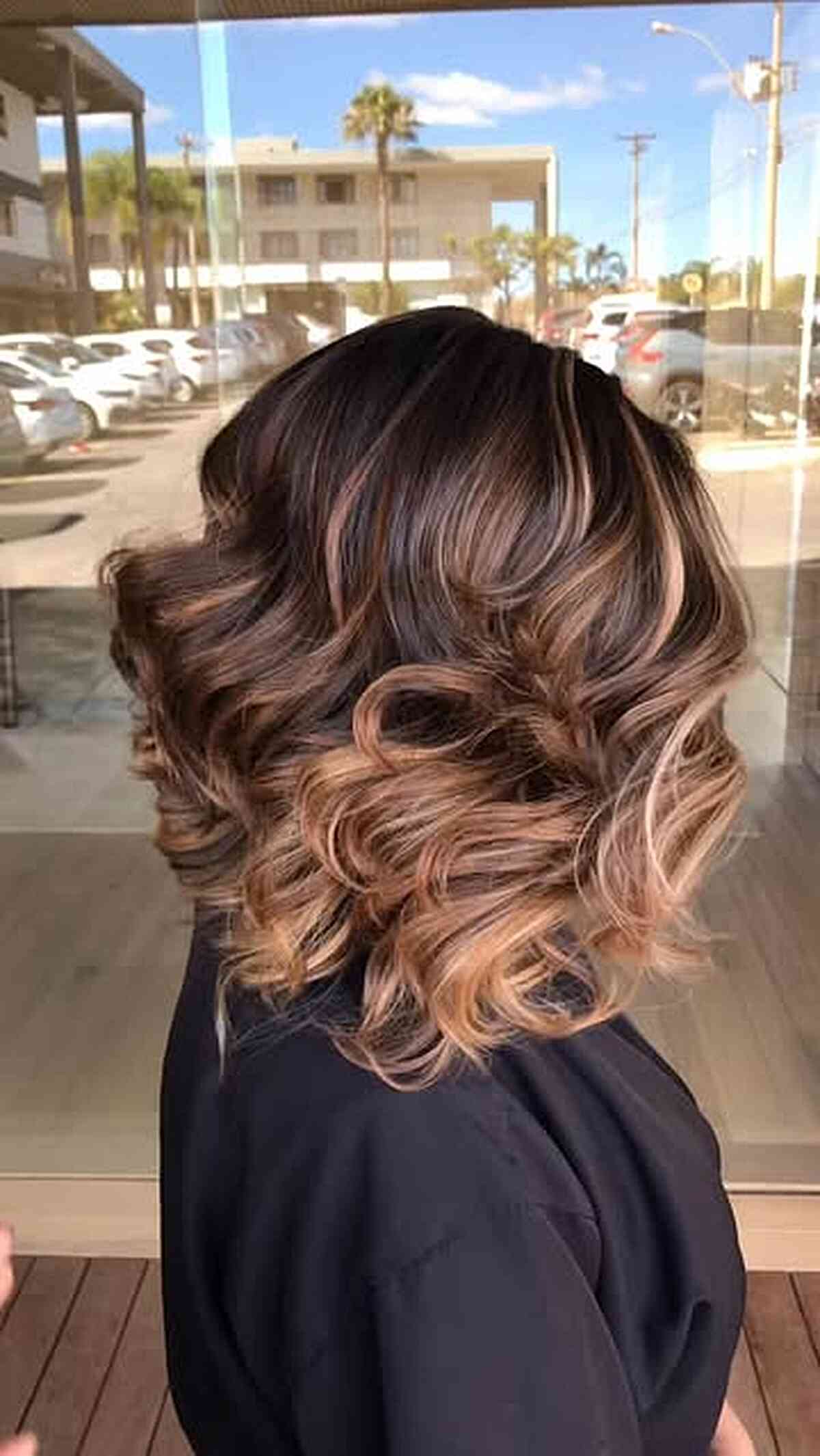 Stylish Layered Lob with Balayage Highlights