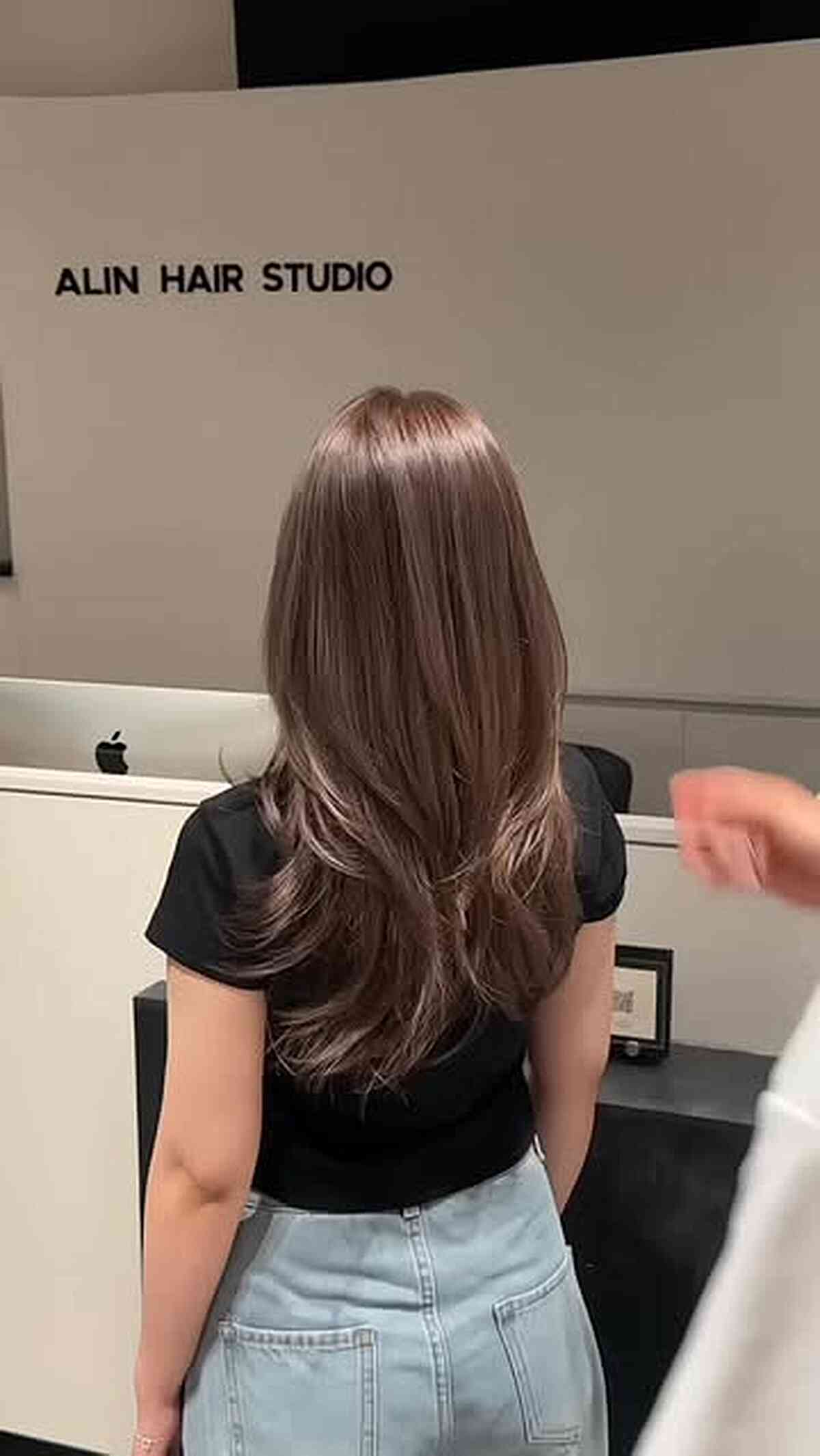 Shiny Brown Long Layered Hairstyle