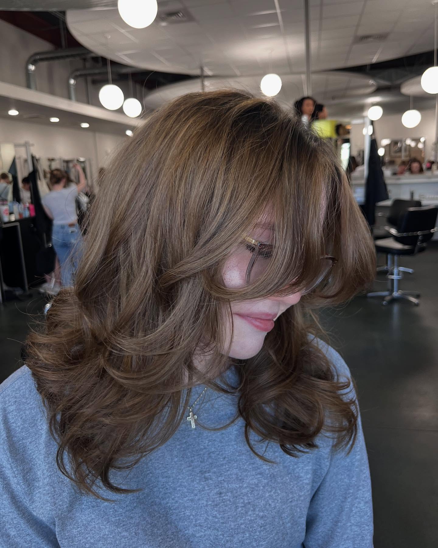 Elegant Soft Waves with Subtle Dimension